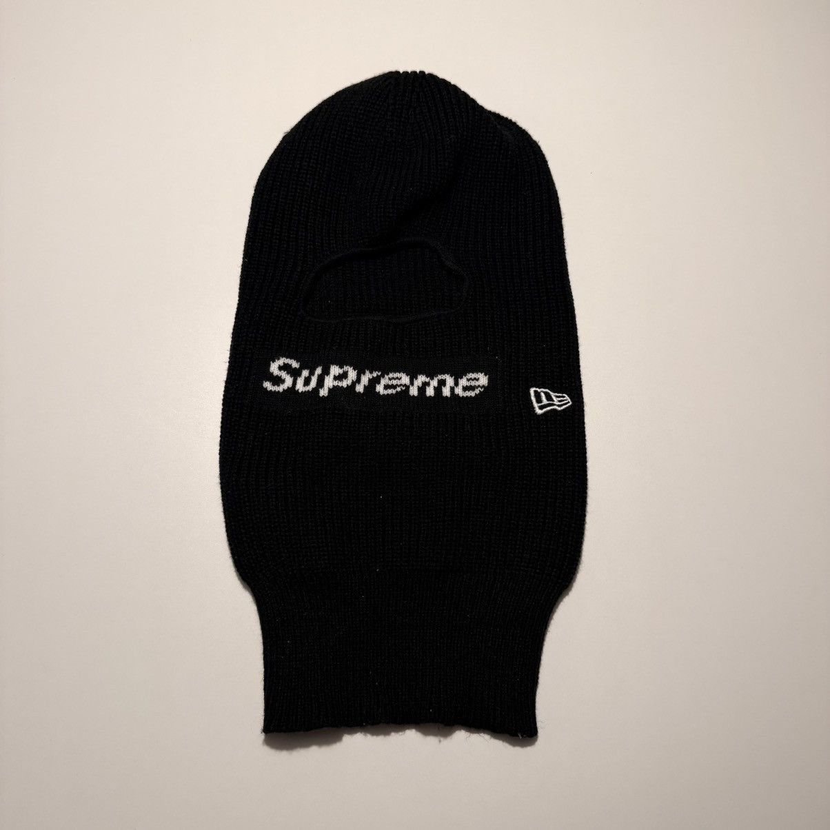 New Era × Supreme Supreme New Era Box Logo Balaclava FW22 Size ONE SIZE - 2 Thumbnail