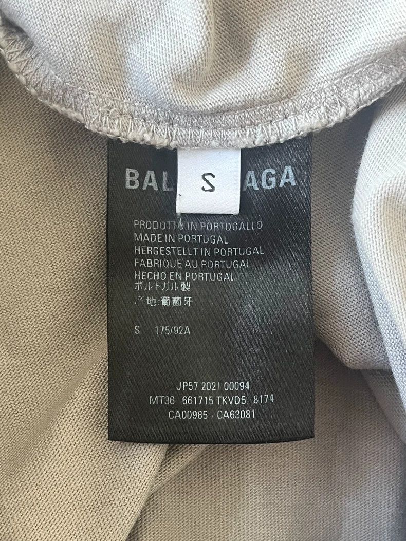 Balenciaga Balenciaga Short sleeve with fuzzy letters and gray holes Size US S / EU 44-46 / 1 - 4 Thumbnail