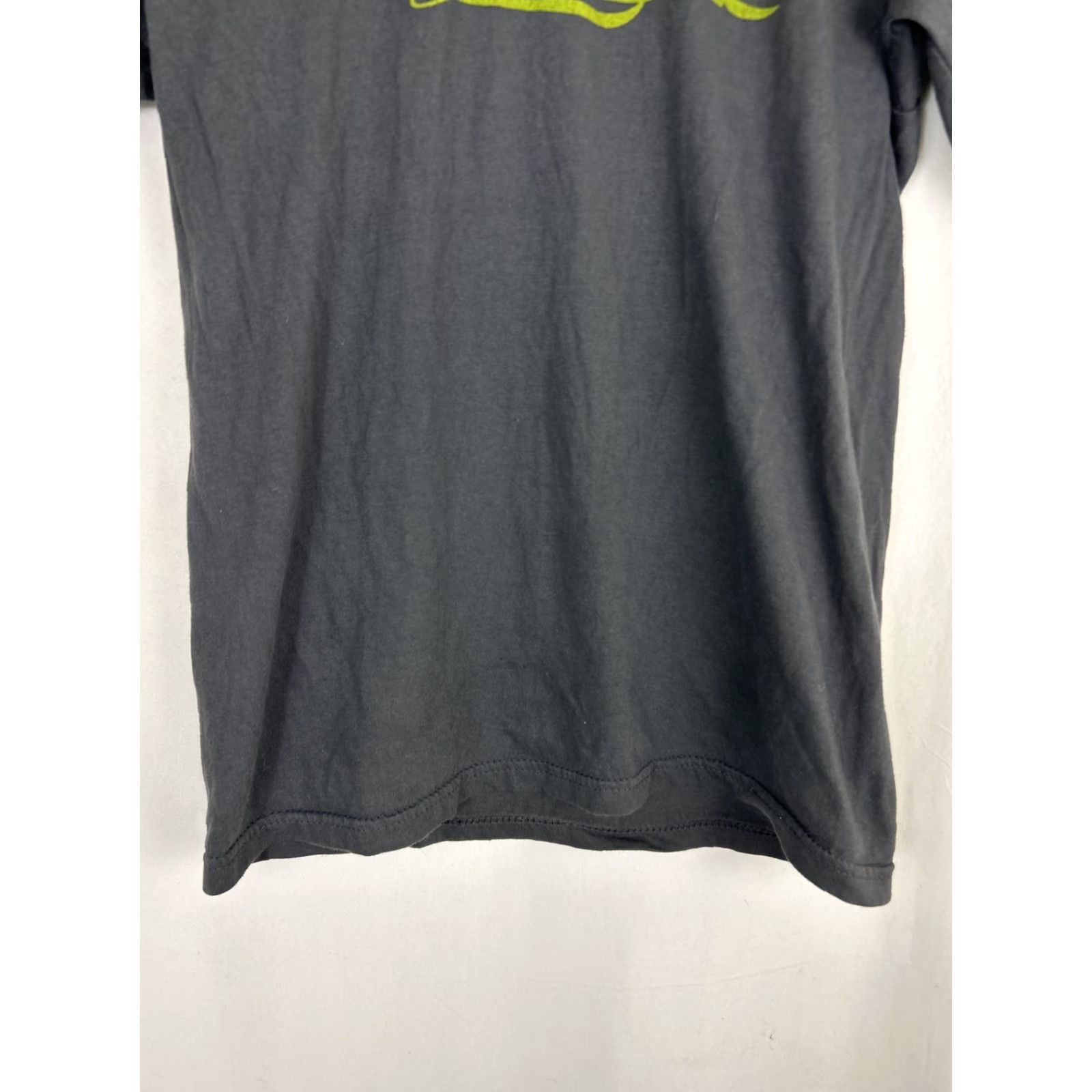 Vintage Mens Small Short Sleeve Gray T Shirt Mary Jane Bikini Leaf D Naty Country Mexico White? Size US S / EU 44-46 / 1 - 5 Thumbnail