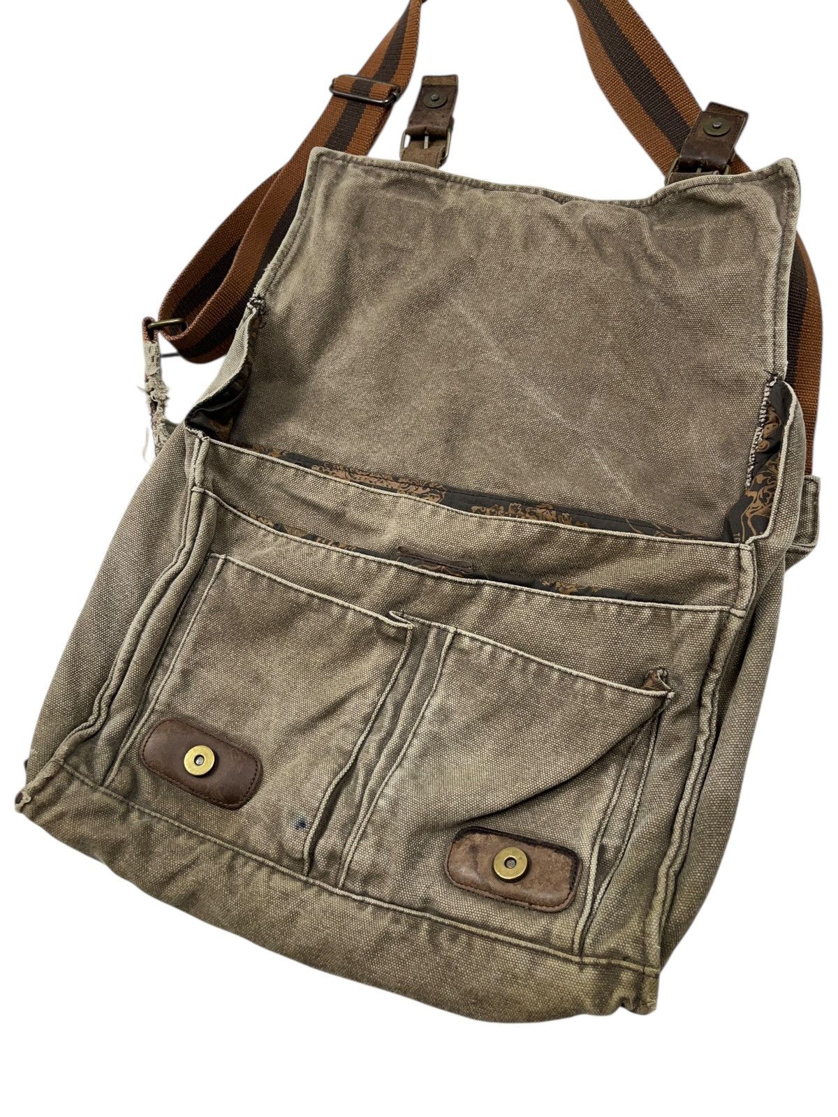 Ted Baker Vintage Ted Baker Distressed Multi Pocket Crossbody Bag Size ONE SIZE - 10 Thumbnail