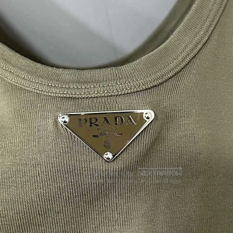 Prada Prada Green Logo Triangle Tank Top. Size M / US 6-8 / IT 42-44 - 4 Thumbnail