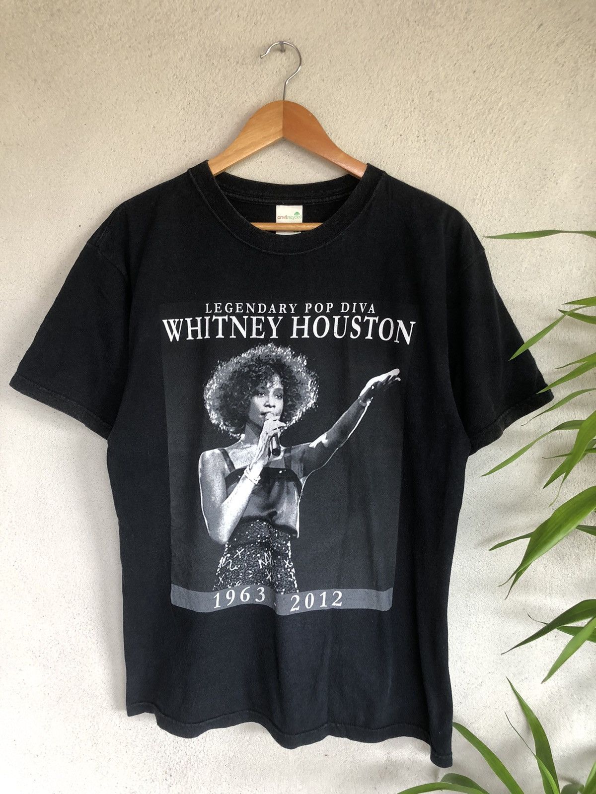 Band Tees × Vintage Vintage Y2K Whitney Houston Legendary Pop Diva Tee Size US L / EU 52-54 / 3 - 1 Thumbnail