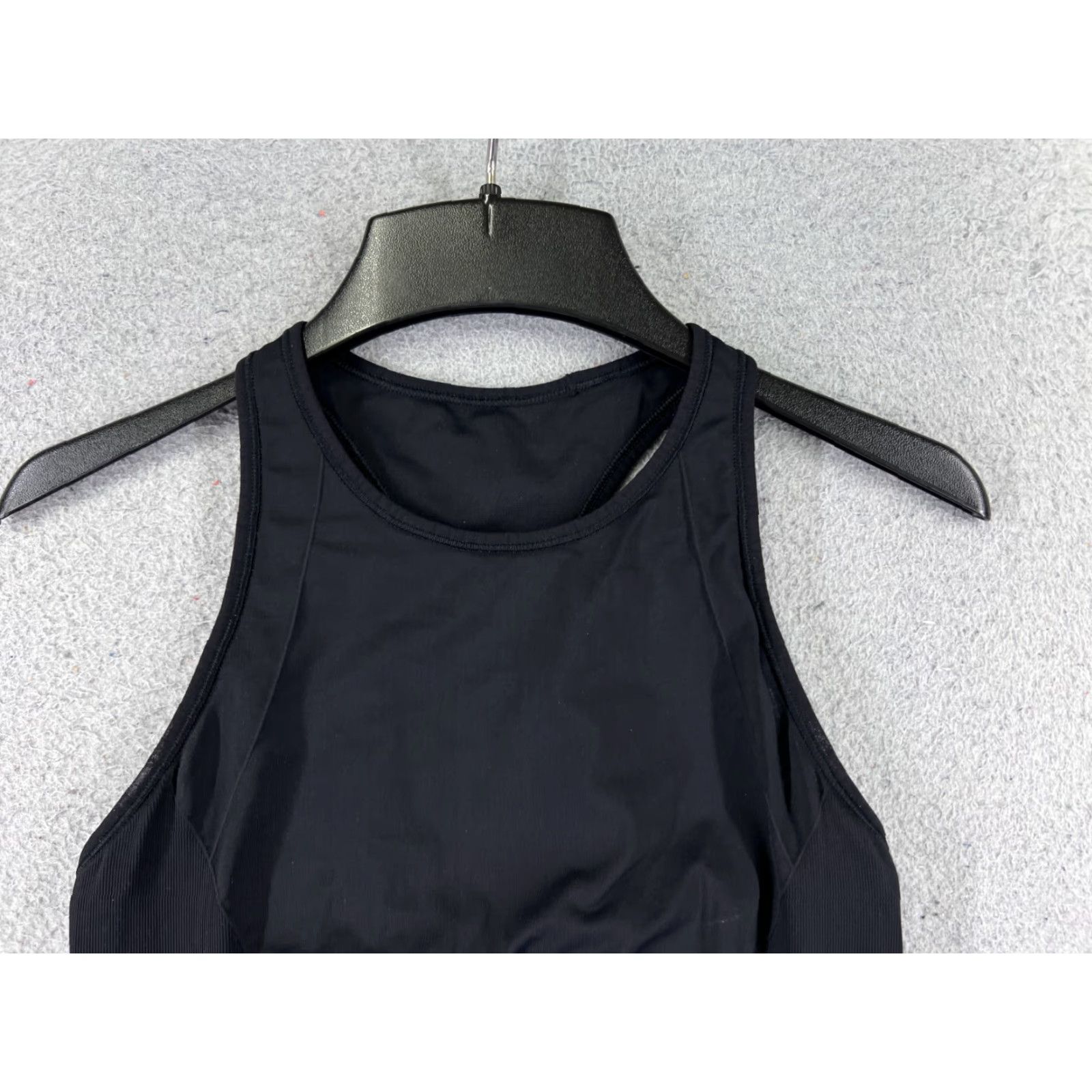 Lululemon Lululemon Shirt Women 6 Black Tank Ebb to Train Bra Medium Support C D High Neck Size M / US 6-8 / IT 42-44 - 4 Thumbnail