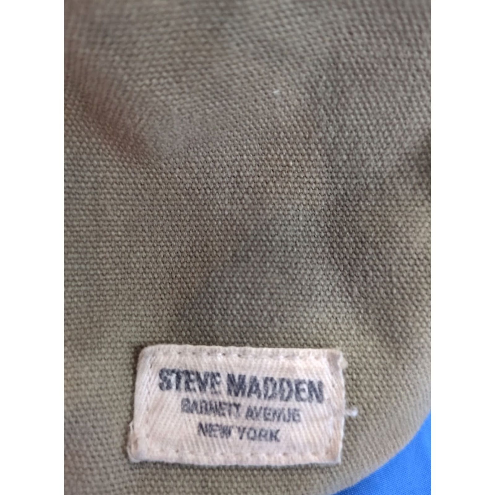 Steve Madden Steve Madden Duffle Bag Mens Olive Green Adjustable Strap Lightweight Polyester Army Green Sports Bag Mens Size ONE SIZE - 2 Thumbnail