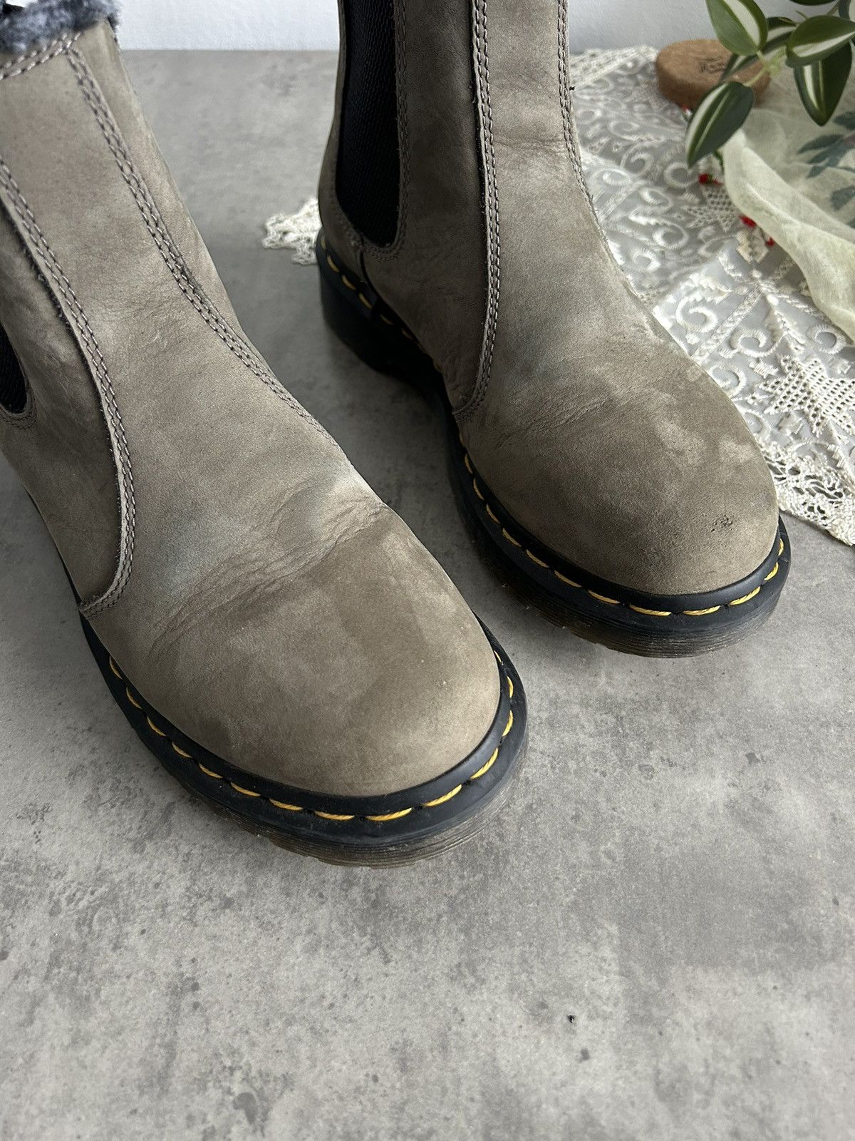 Dr. Martens × Vintage Dr. Martens 2976 Olive Suede Fur Lined Boots Leather Green Size US 9 / IT 39 - 2 Thumbnail