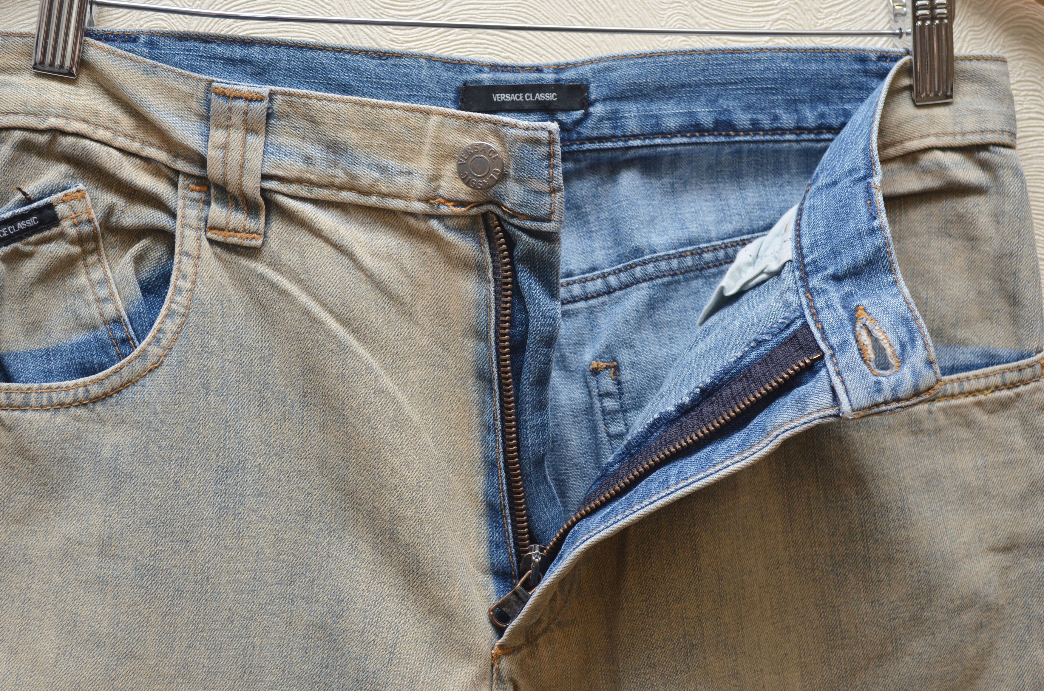 Versace × Vintage Versace Classic Jeans Size W30 L32 RARE Vintage y2k Size US 30 / EU 46 - 6 Thumbnail