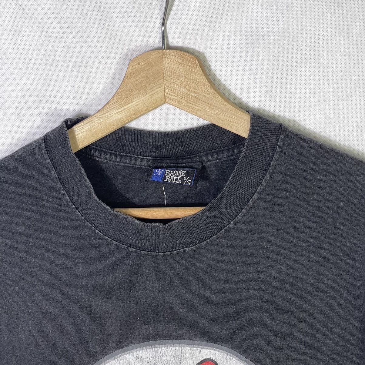 Vintage Vintage 90s Ernie Ball Sting Ray Music Man Fades Tshirt Size US L / EU 52-54 / 3 - 3 Thumbnail