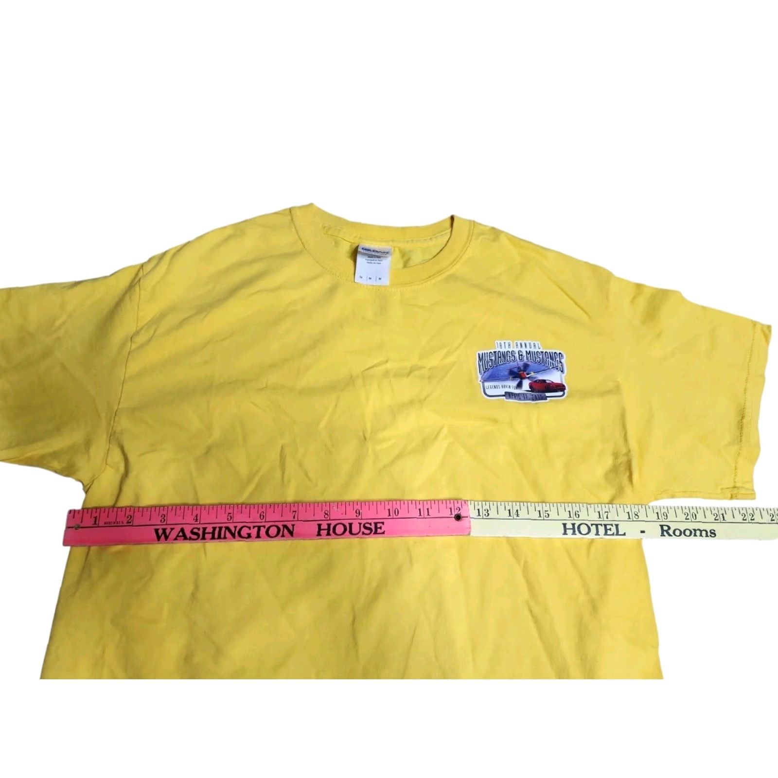 Gildan Ford Mustang T-Shirt Mens M Yellow Cotton Double-Sided Gildan 2010s Outdoor Promo Size US M / EU 48-50 / 2 - 3 Thumbnail