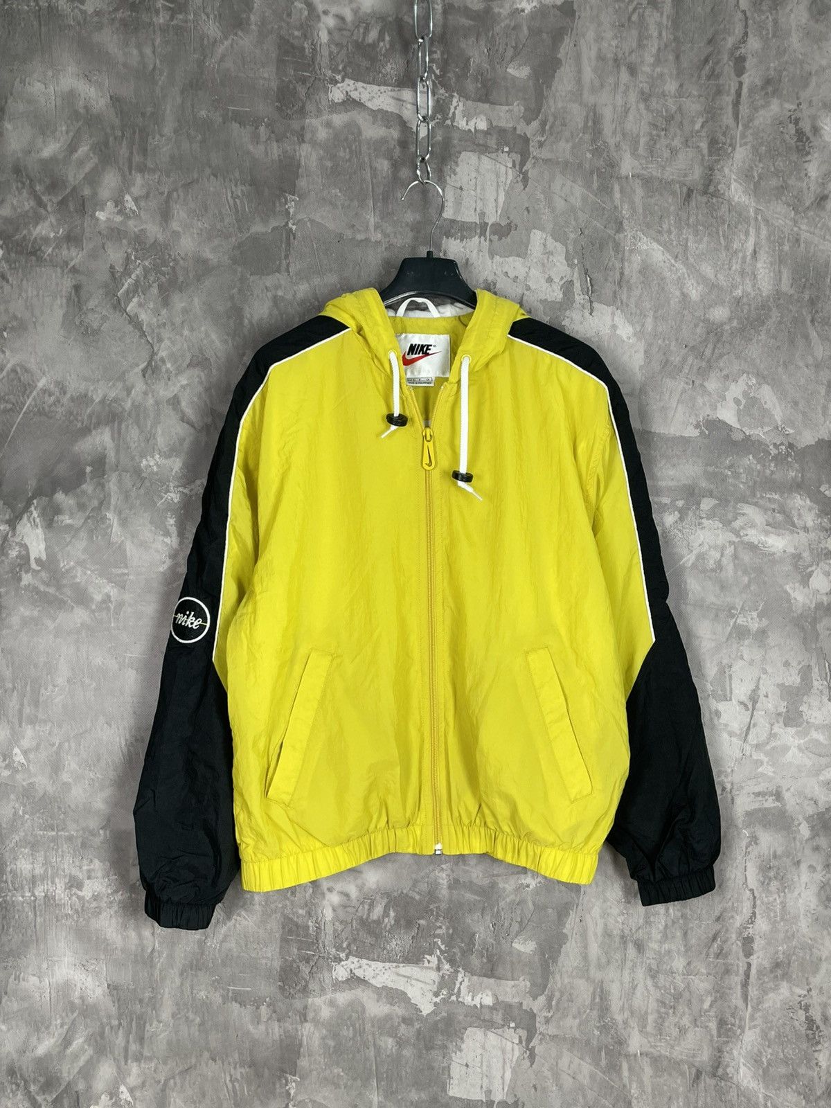 Nike × Vintage Nike Vintage Nylon Track Jacket Windbreaker Big Nike Logo Size US S / EU 44-46 / 1 - 1 Thumbnail