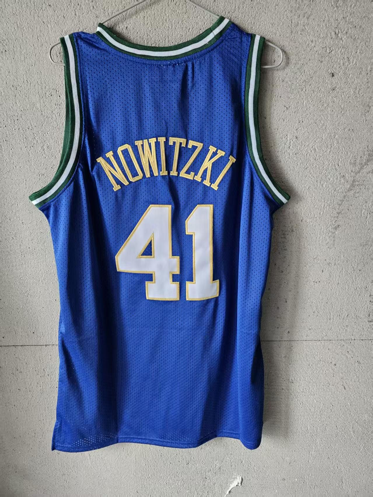 NBA Mavericks 41 Dirk Nowitzki Jersey Size US S / EU 44-46 / 1 - 2 Thumbnail