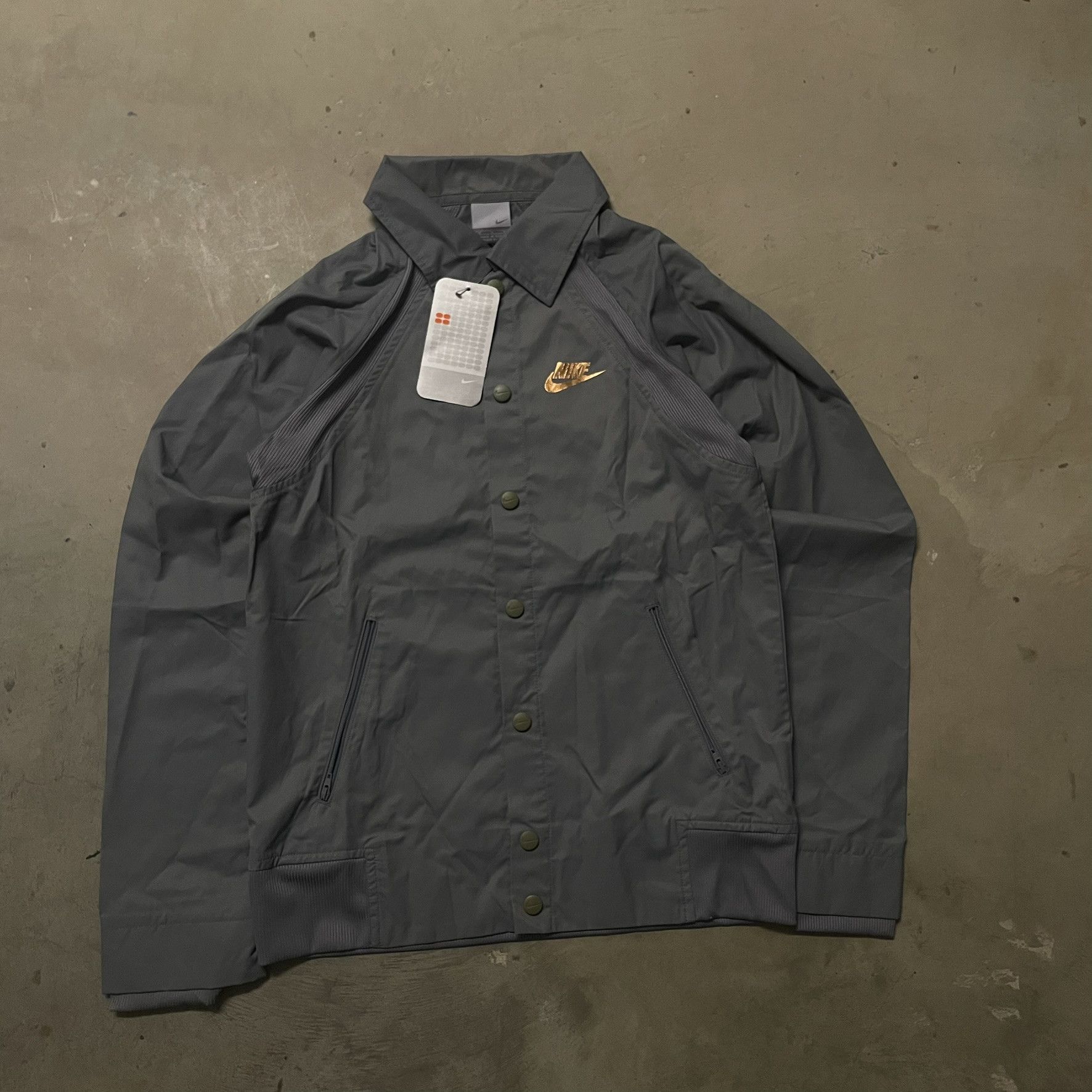 Nike Vintage Nike Jacket Deadstock Size US S / EU 44-46 / 1 - 2 Thumbnail