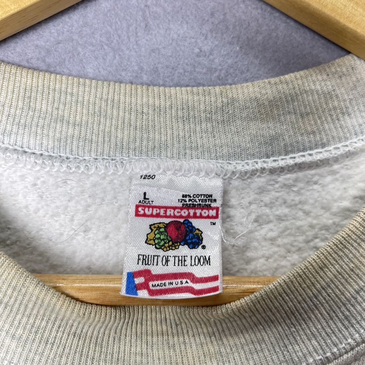 Fruit Of The Loom Vintage 90s Fruit of the Loom “Fly Golden BC” Sweatshirt Size US L / EU 52-54 / 3 - 9 Thumbnail