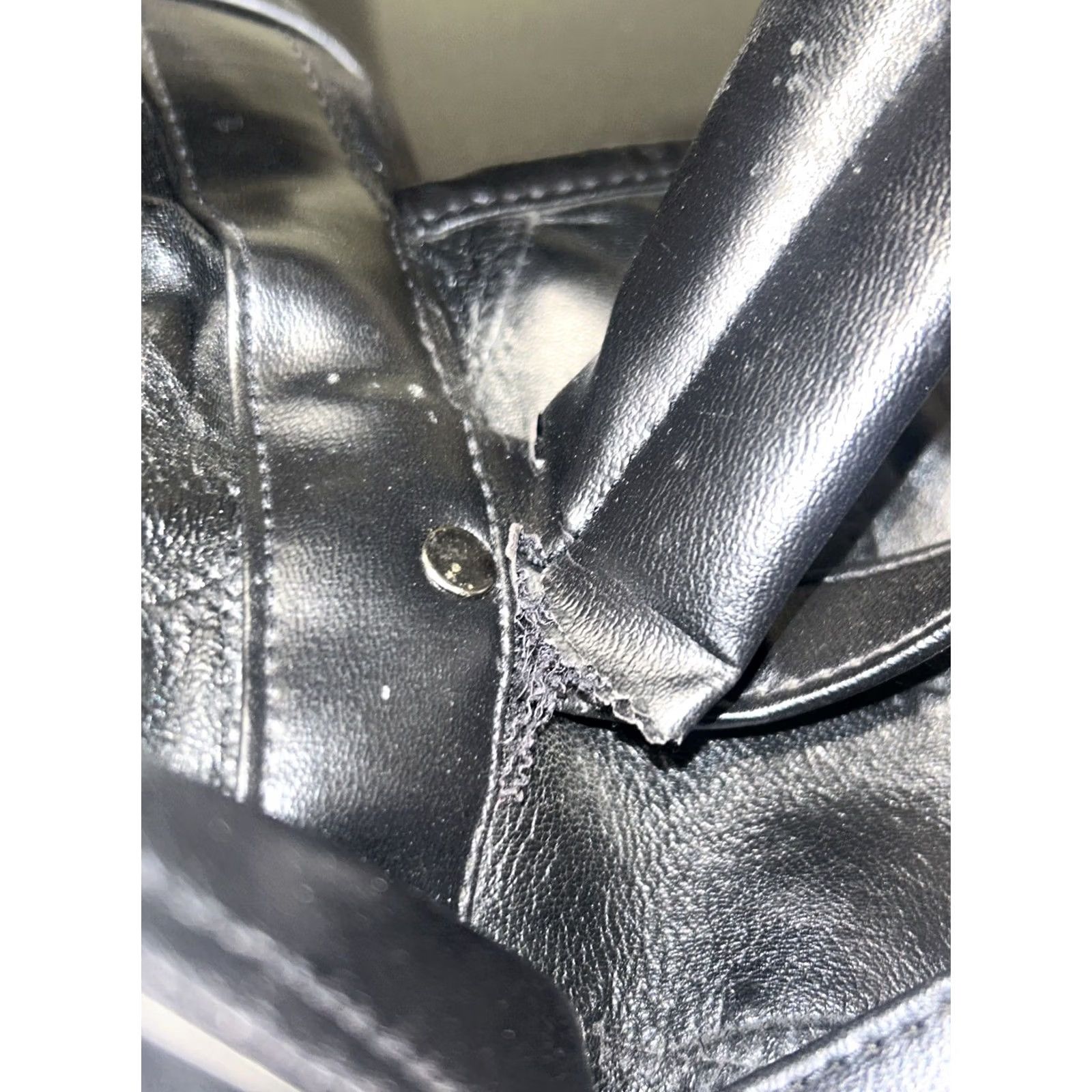 Vintage VINTAGE Patched Leather Multi Pocket Backpack KMQ Black Unisex Adults Leather Backpack Pockets Vintage style Size ONE SIZE - 7 Thumbnail