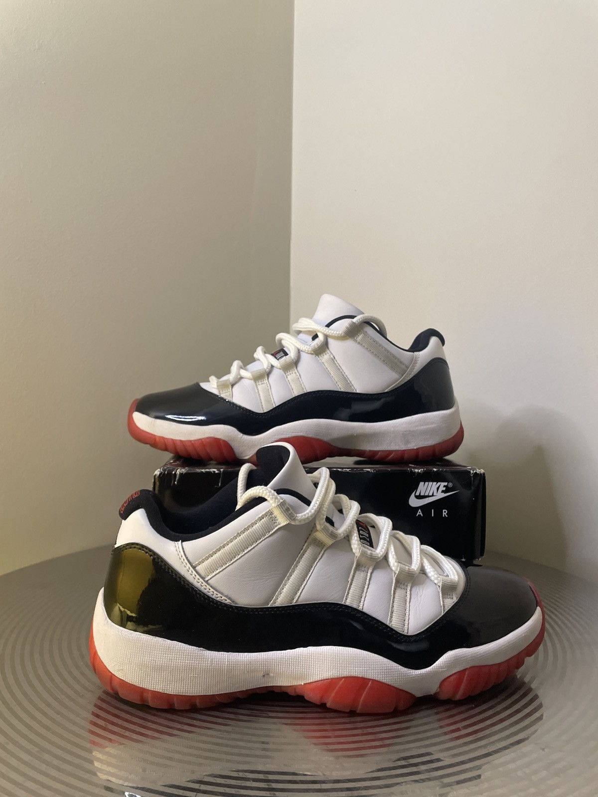 Jordan Brand × Nike JORDAN RETRO 11 LOW BRED Size US 9 / EU 42 - 2 Thumbnail