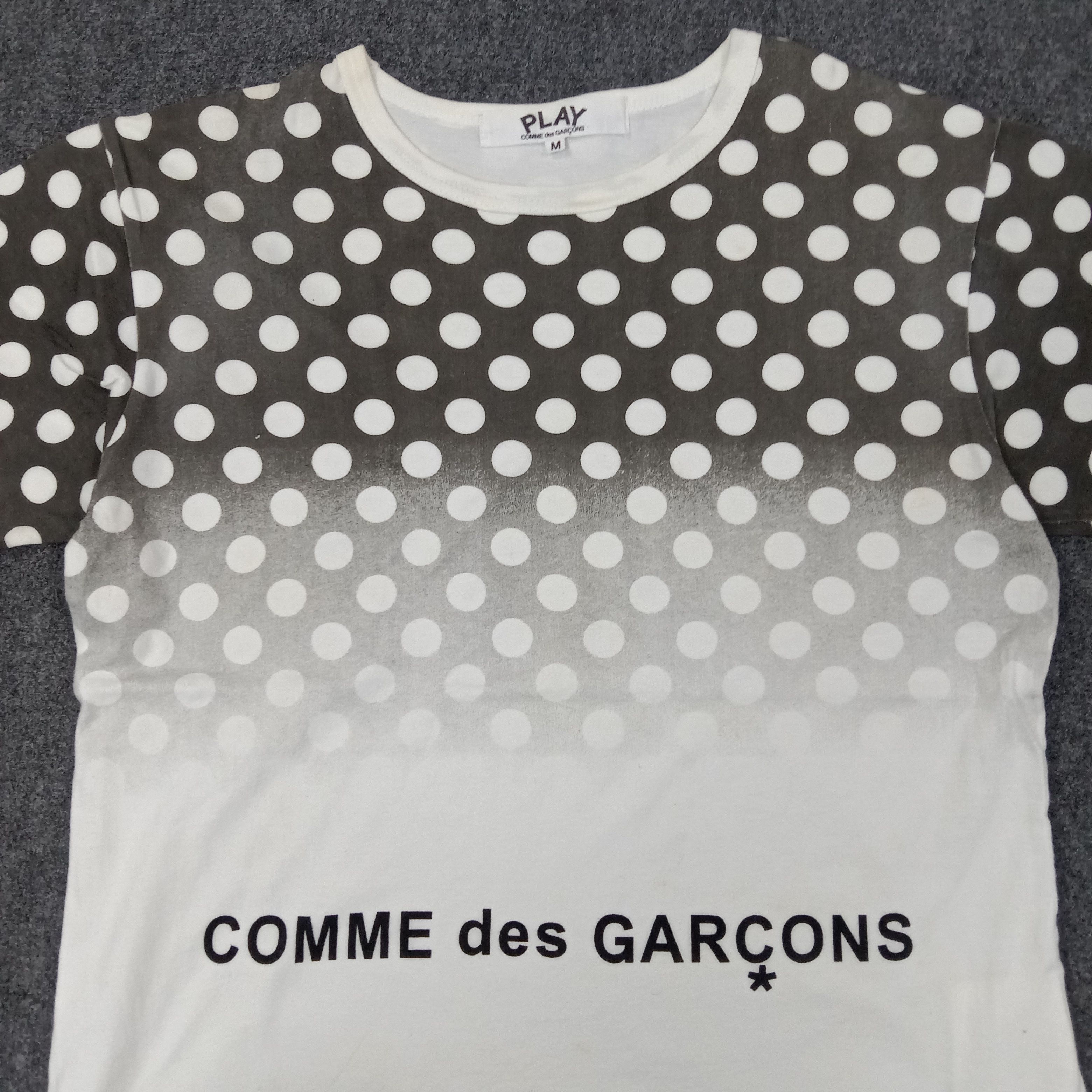 Comme des Garcons PLAY COMME des GARÇONS PLAY Japanese Brand Tshirts C249N49 Size US M / EU 48-50 / 2 - 2 Thumbnail