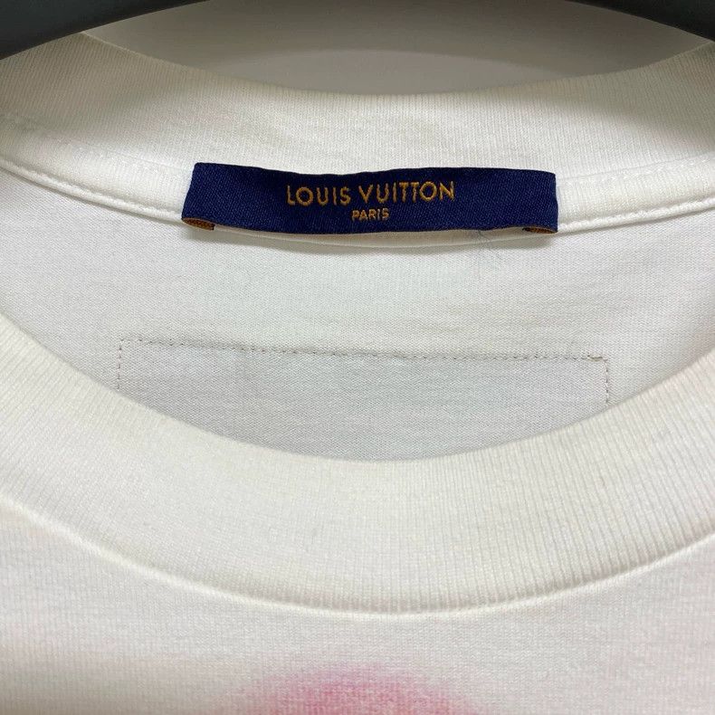 Louis Vuitton Louis Vuitton White graffiti flame logo short sleeve T-shi Size US M / EU 48-50 / 2 - 2 Thumbnail
