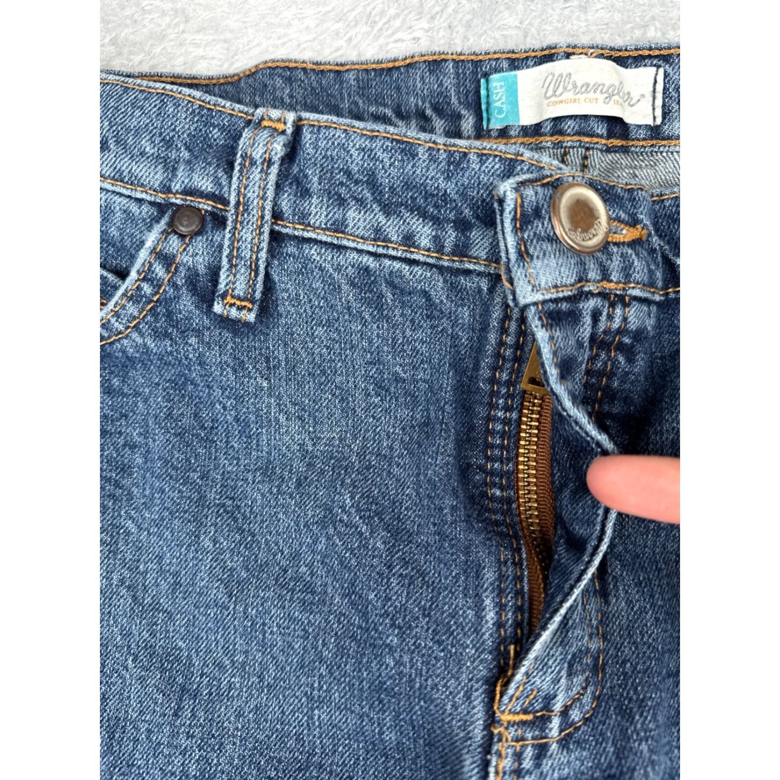 Wrangler VINTAGE Wrangler Jeans Juniors 11 Blue Denim Cowgirl Cut Cash Bootcut Mid Rise 32x32 Size 32" / US 10 / IT 46 - 5 Thumbnail