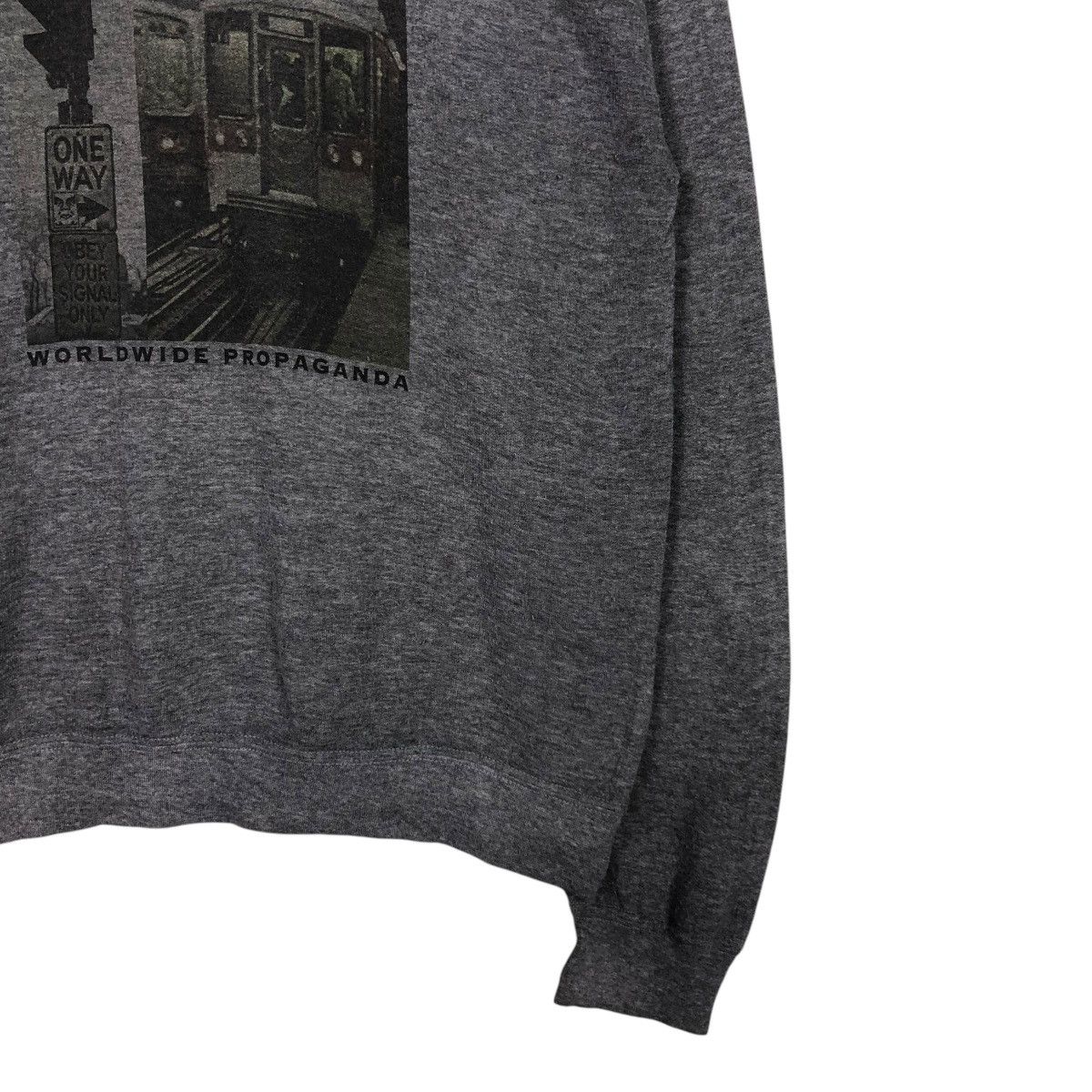 Obey 🔥VINTAGE SWEATSHIRT OBEY BIG LOGO OVER PRINT Size US M / EU 48-50 / 2 - 7 Thumbnail