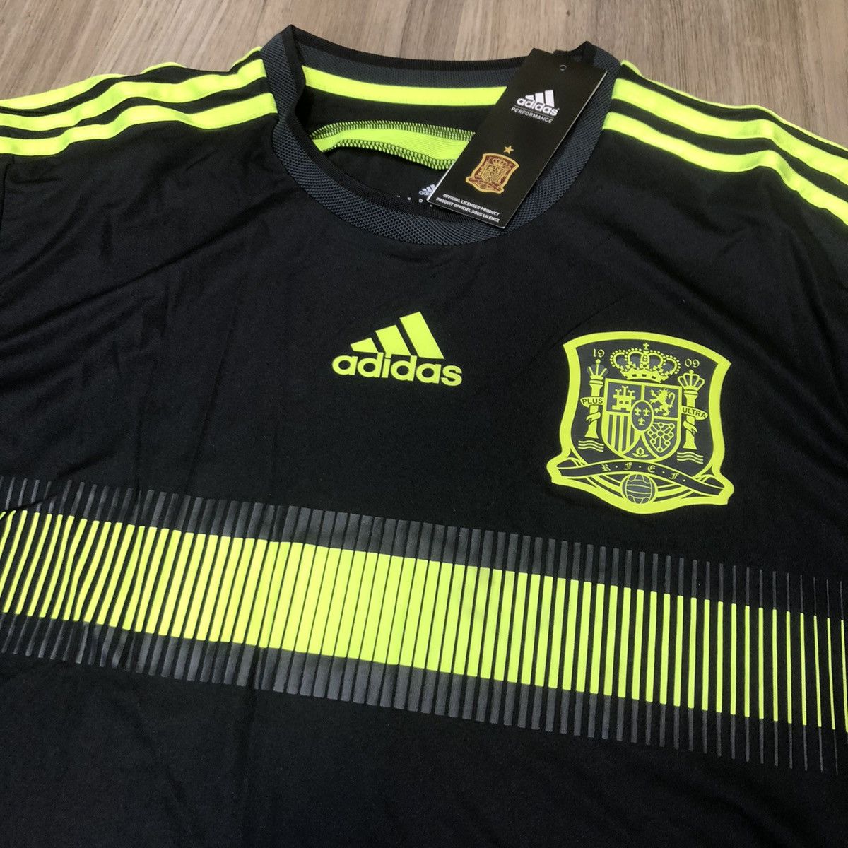 Adidas Spain 14/15 away L/S match spare shirt (bnwt) Size US L / EU 52-54 / 3 - 3 Thumbnail