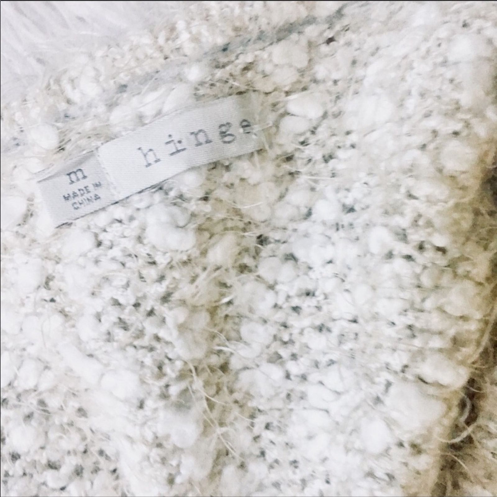Nordstrom Hinge Nordstrom Cream Fuzzy Pullover Chunky Knit Sweater Size M / US 6-8 / IT 42-44 - 7 Thumbnail