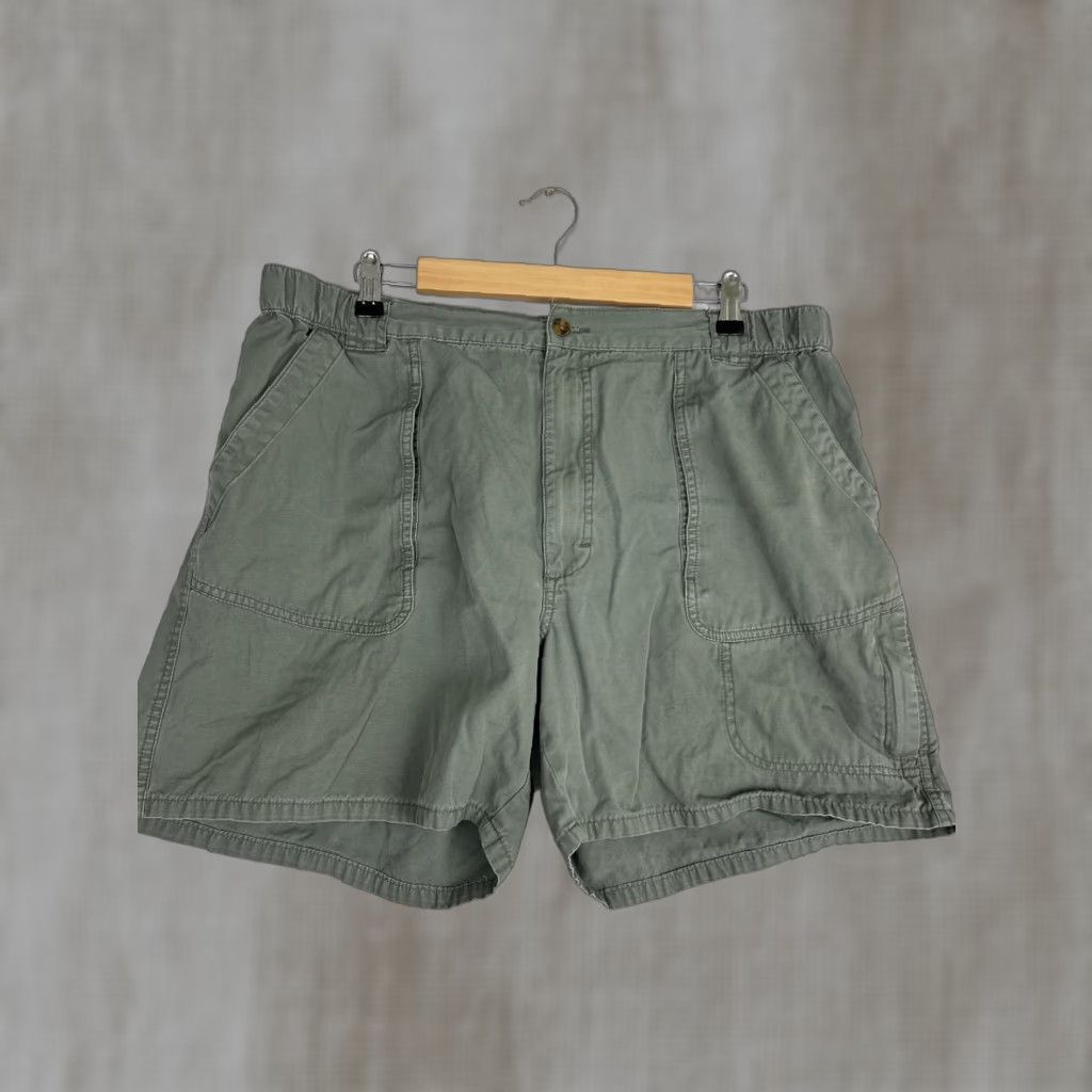 Vintage **Woolrich Light Olive Elastic Waist 38 Regular Fit Cargo Shorts** User: **Light Olive Woolrich Elastic Waist 38 Regular Fit Cargo Shorts** Size US 38 / EU 54 - 1 Thumbnail
