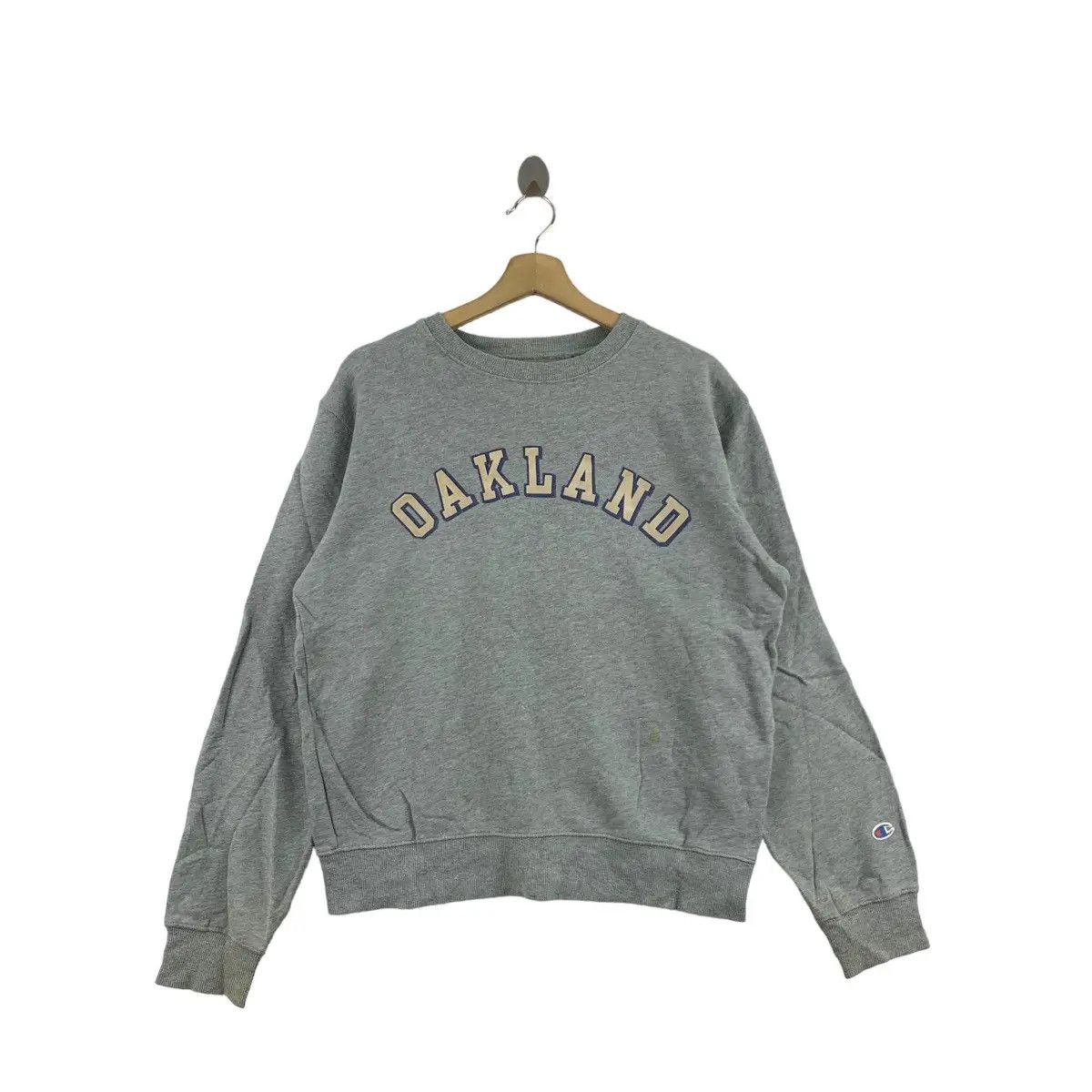 Champion Vintage CHAMPION USA OAKLAND Embossed Size M / US 6-8 / IT 42-44 - 1 Thumbnail
