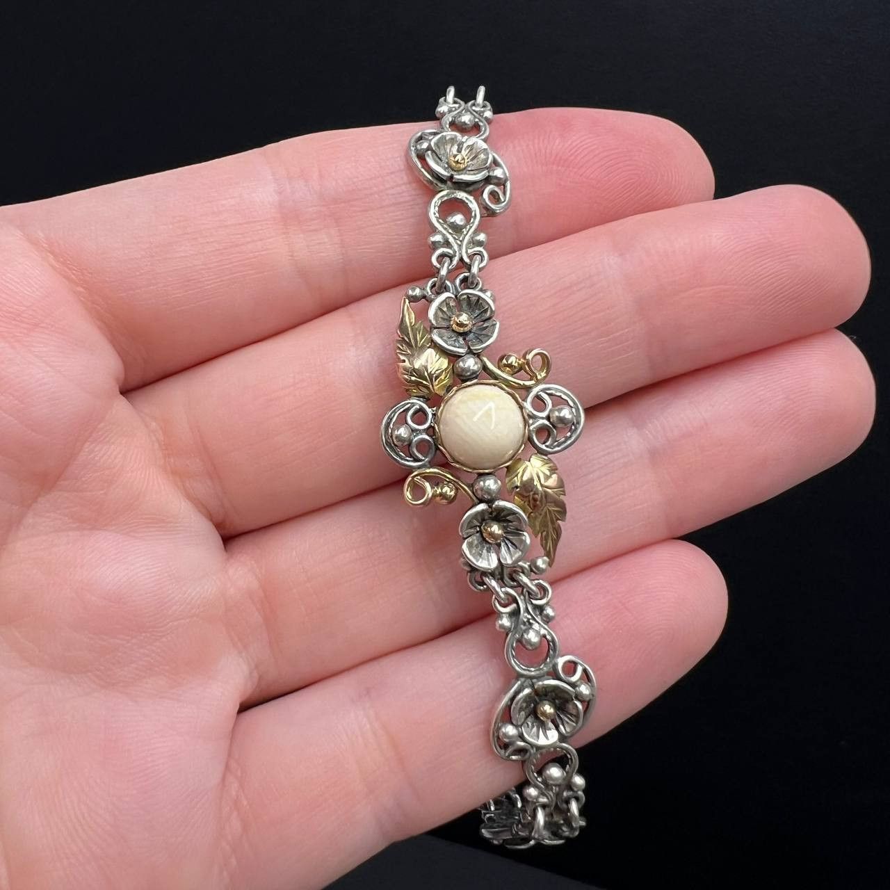 Sterling Silver Vintage Filigree Sterling Silver 925 Bracelet Cream Coral Size ONE SIZE - 5 Thumbnail
