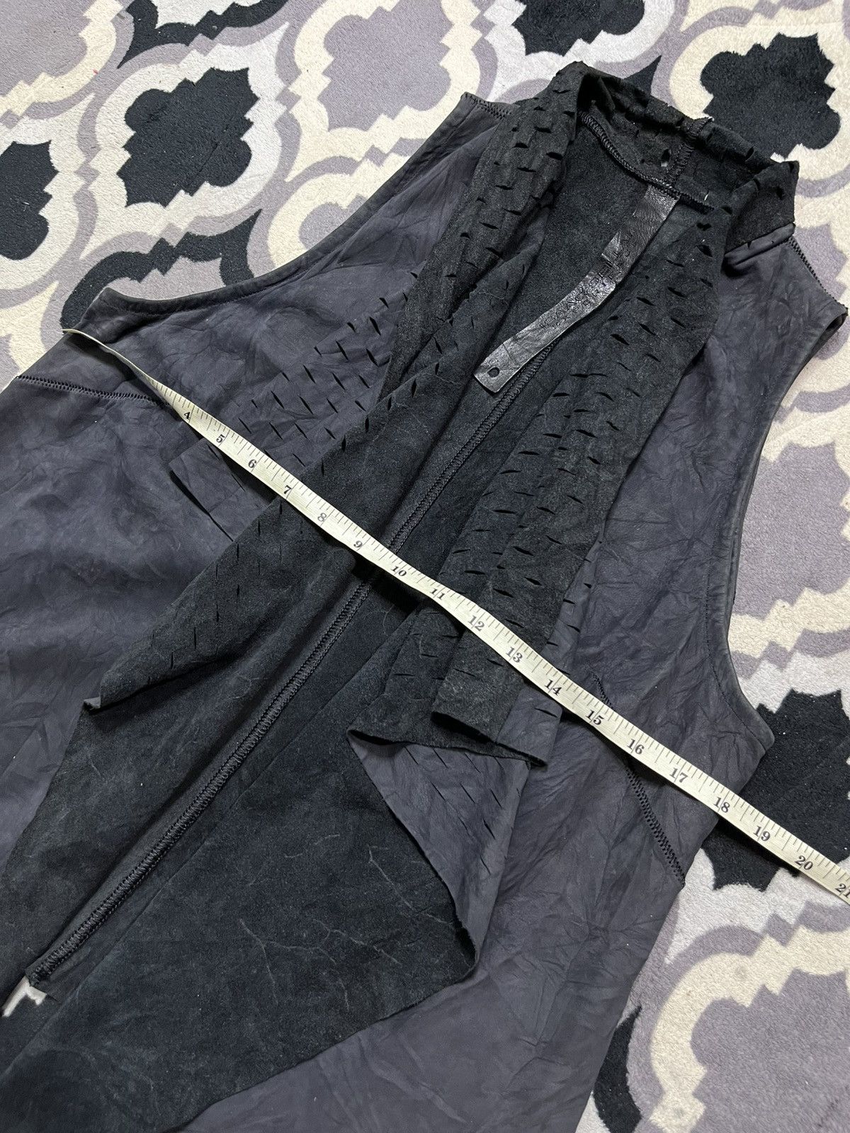 Isaac Sellam Experience Distressed cut Calfskin leather vest Size US M / EU 48-50 / 2 - 12 Thumbnail