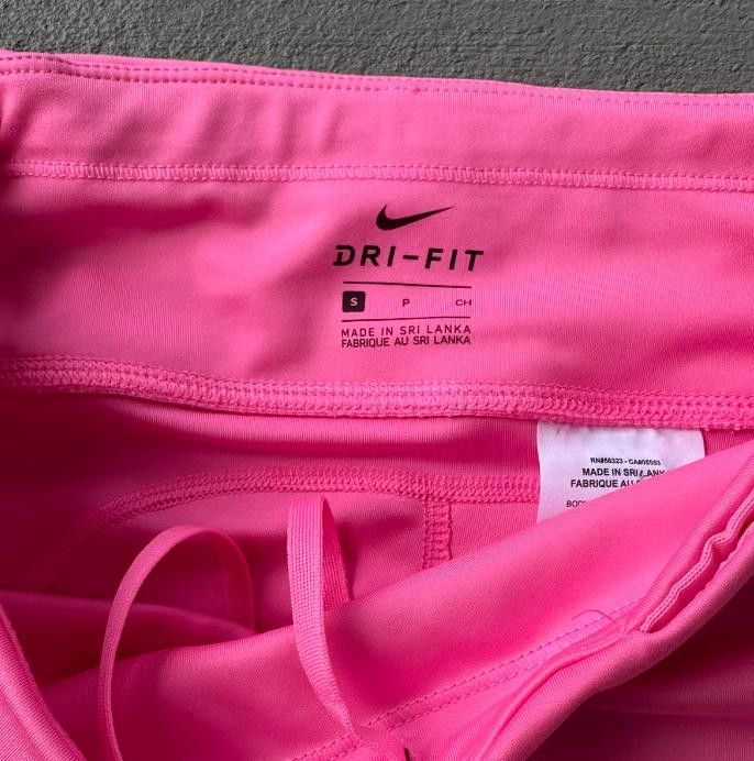 Nike Nike Pink Biker Shorts Small Size 28" / US 6 / IT 42 - 2 Thumbnail