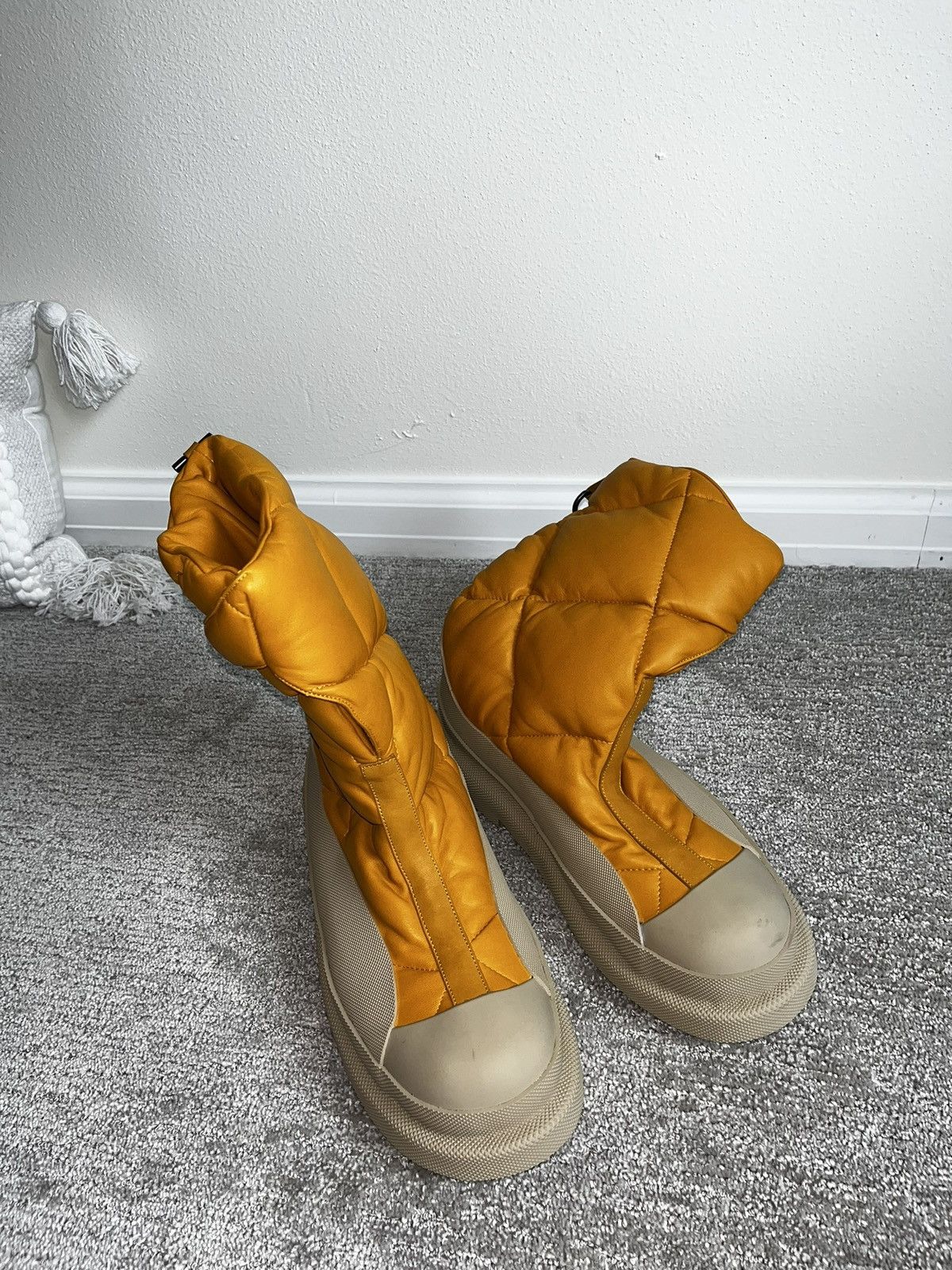 Salvatore Ferragamo 1-of-1 Ferragamo Moon Boots Size US 10.5 / EU 43-44 - 2 Thumbnail