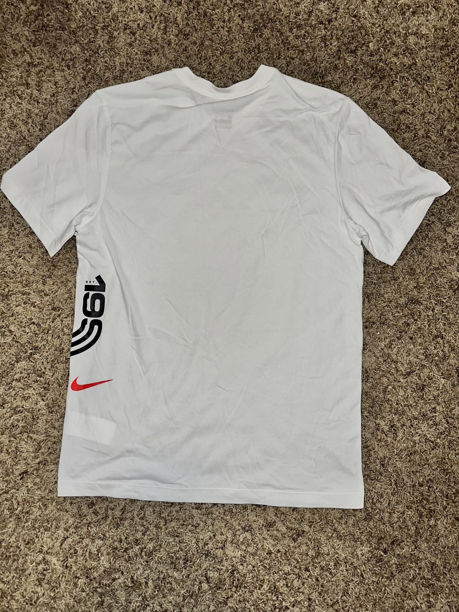 Nike Nike Kyrie Irving Dry Tee SS White Sample Size US M / EU 48-50 / 2 - 5 Thumbnail