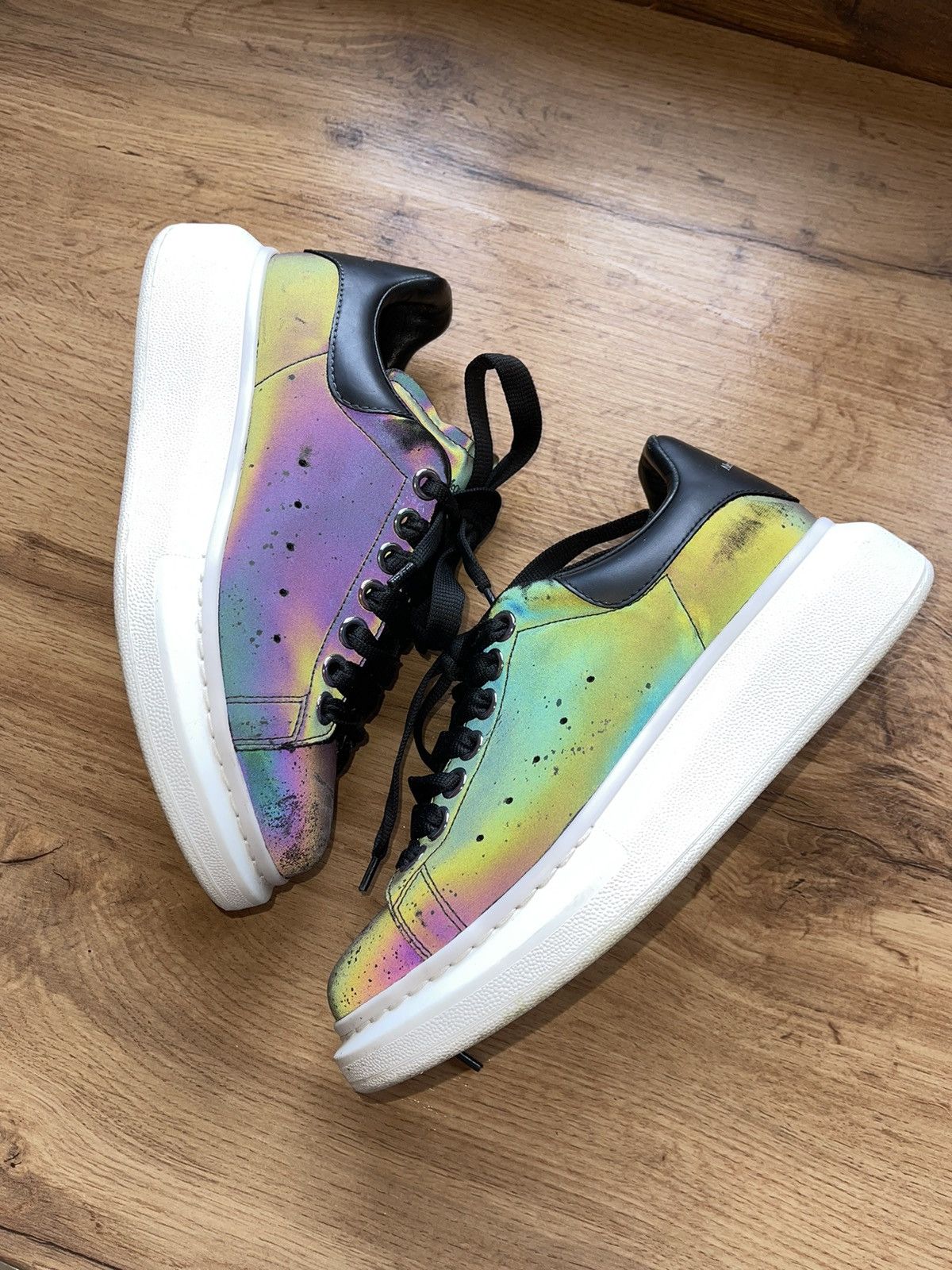 Alexander McQueen Alexander McQueen Iridescent Sneakers Beetle Black chameleon Size US 6 / IT 36 - 2 Thumbnail