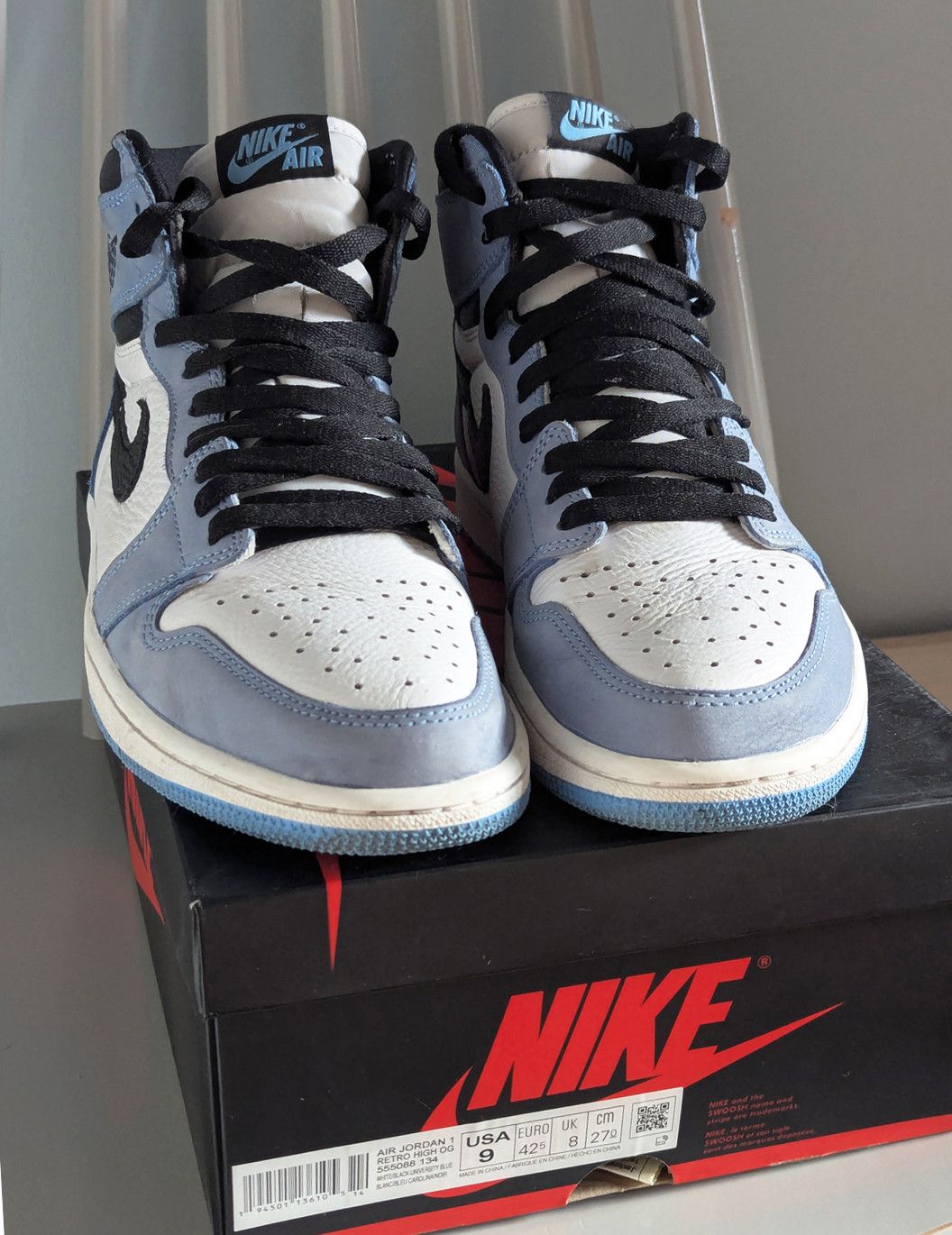 Nike Nike Air Jordan 1 Retro High OG University Blue 555088-134 Size US 9 / EU 42 - 3 Thumbnail