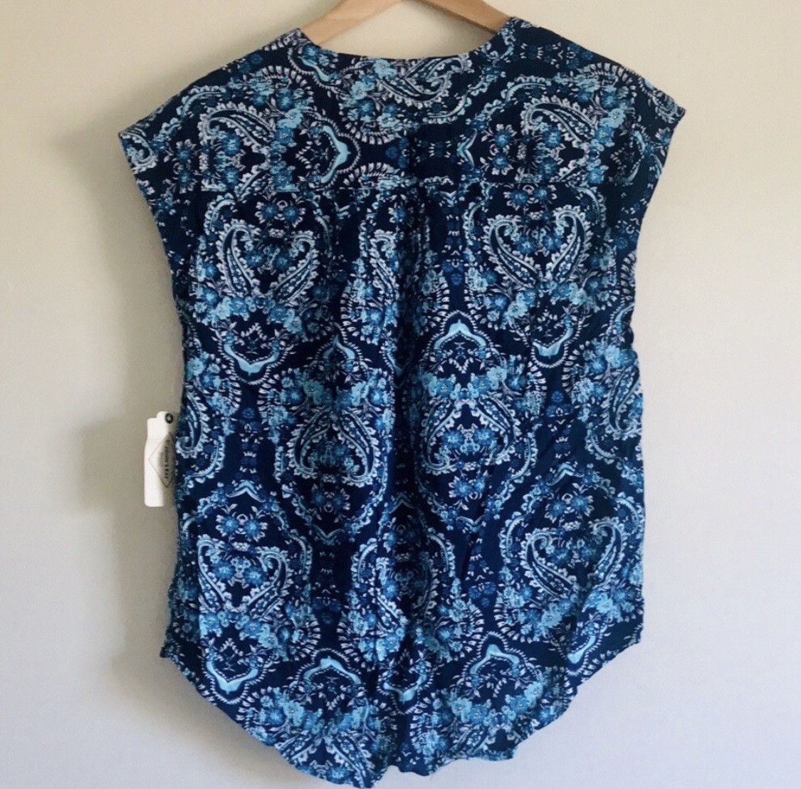 St. Johns Bay ST. JOHNS BAY FLORAL PAISLEY TASSEL CUTOUT BLOUSE TOP SHIRT Size S / US 4 / IT 40 - 4 Thumbnail