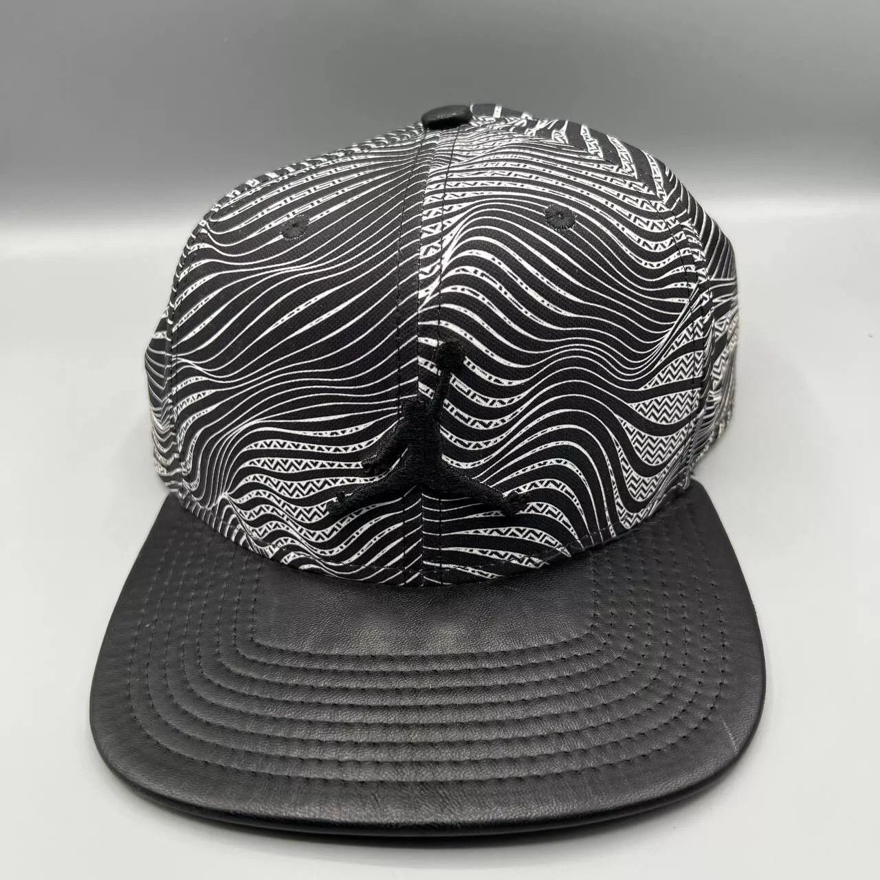 Jordan Brand Air Jordan Hat Men Wave Pattern Embroidered Logo Snap Back Size ONE SIZE - 1 Thumbnail
