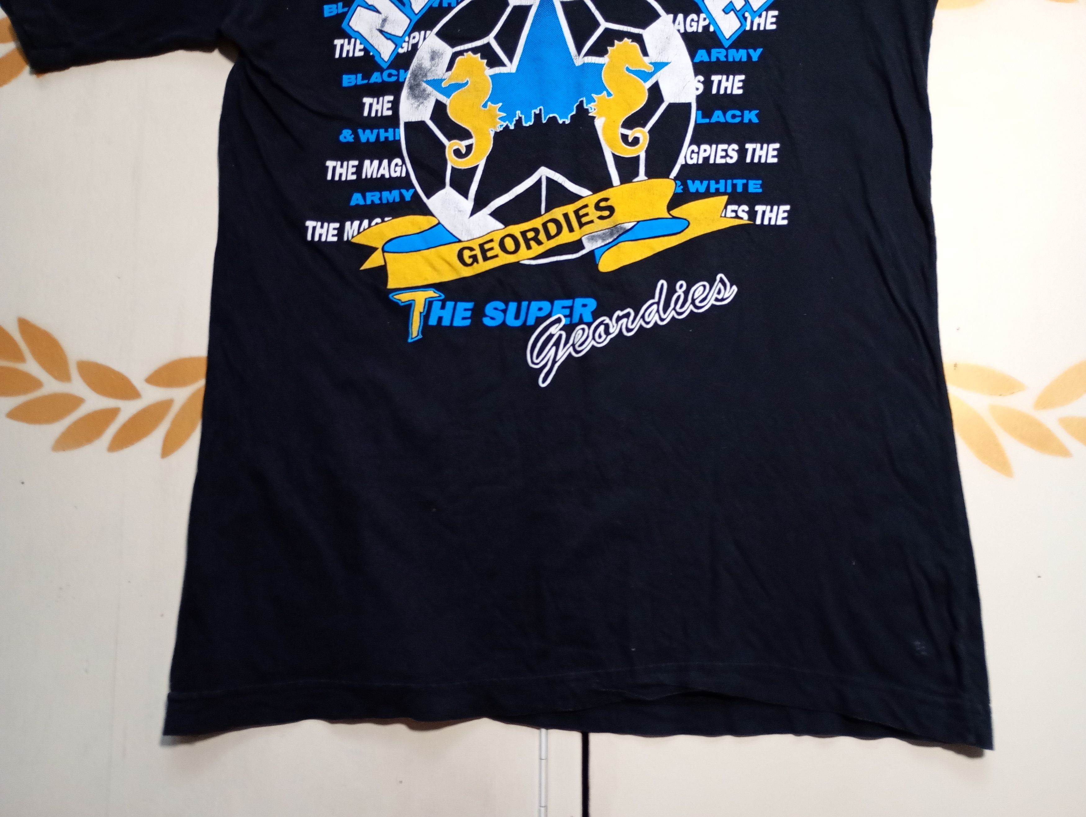 Vintage Newcastle Geordies T-Shirt Vintage Size US XL / EU 56 / 4 - 5 Thumbnail