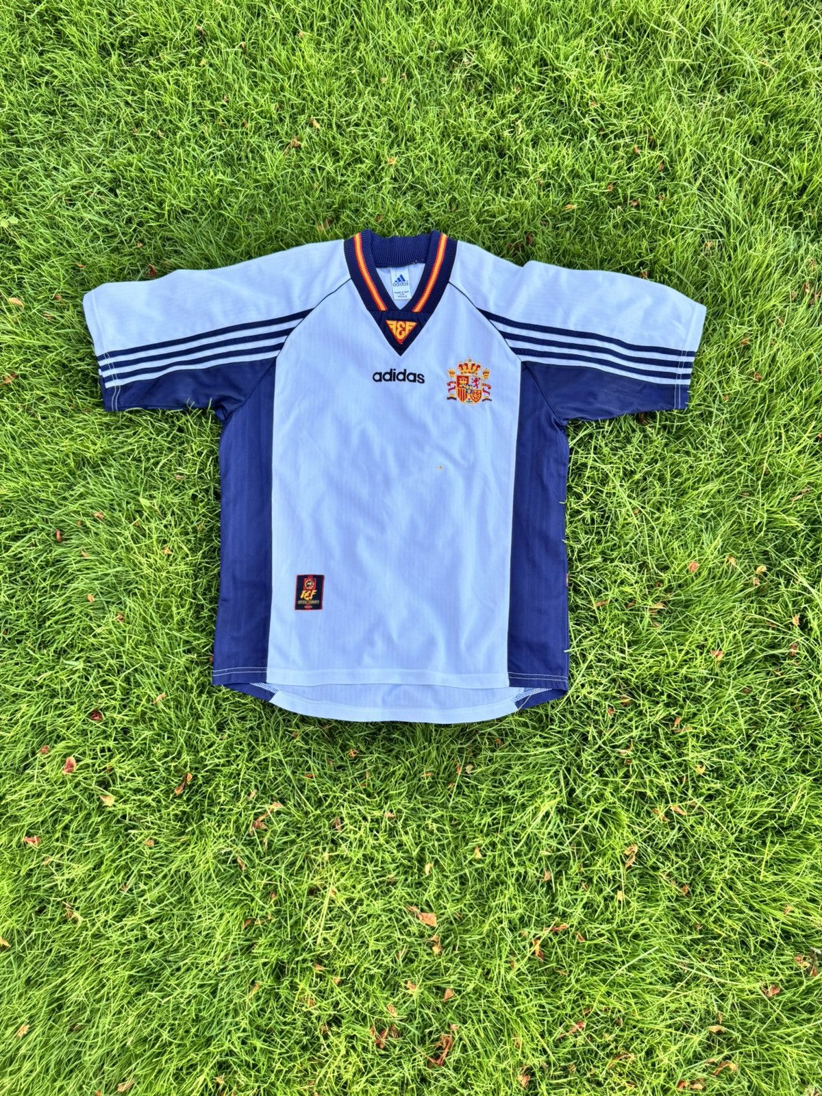 Adidas Vintage 1998 Spain away World Cup France jersey T-shirt Size US L / EU 52-54 / 3 - 1 Thumbnail