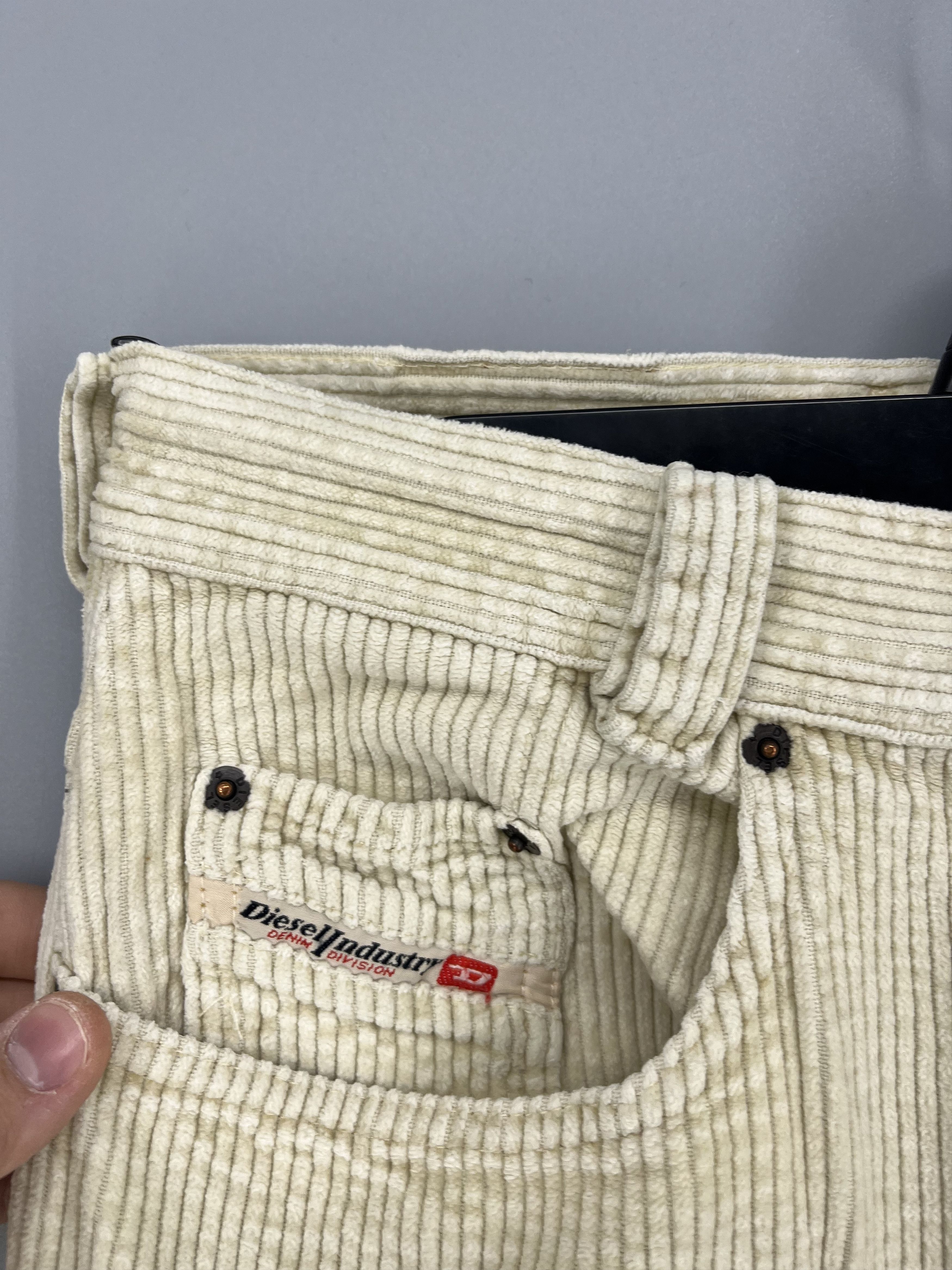 Diesel Vintage Diesel Basic Velvet Jeans Size 31 Size US 31 - 9 Thumbnail