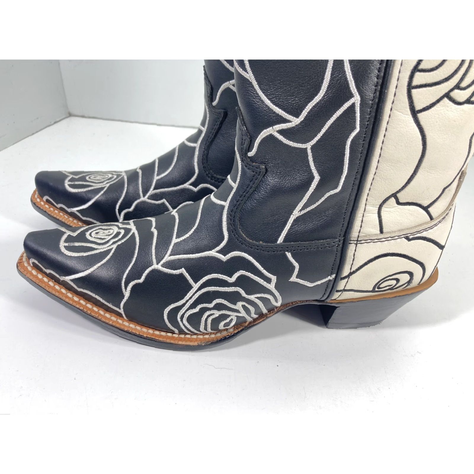 Twisted X Twisted X Olivia Bennett Boots Women Sz 6 B Black Leather Floral Western NWT Size US 6 / IT 36 - 5 Thumbnail