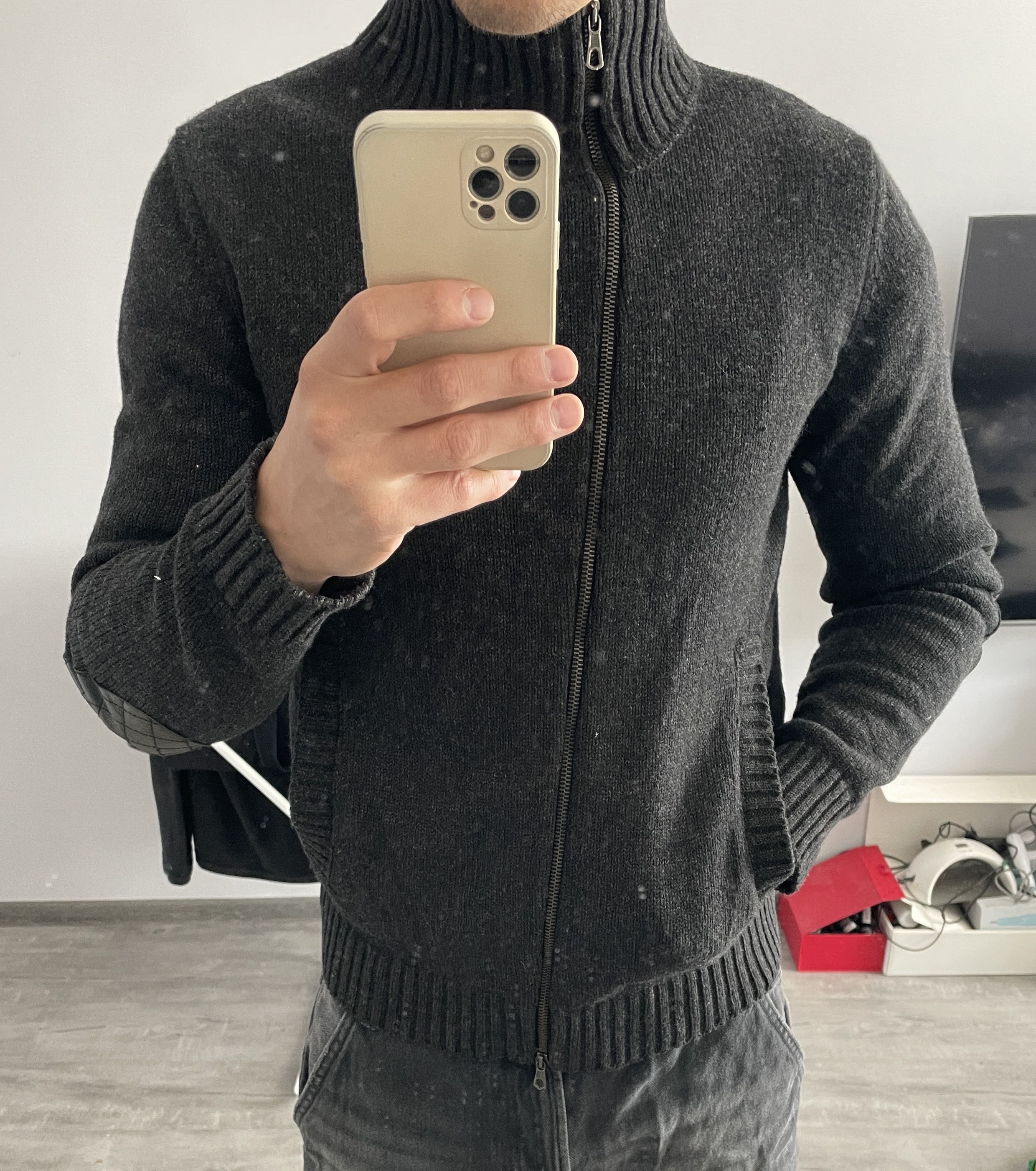 MESSAGERIE AVANT GARDE ASYMETRICAL ZIPPER WOOL KNITWEAR