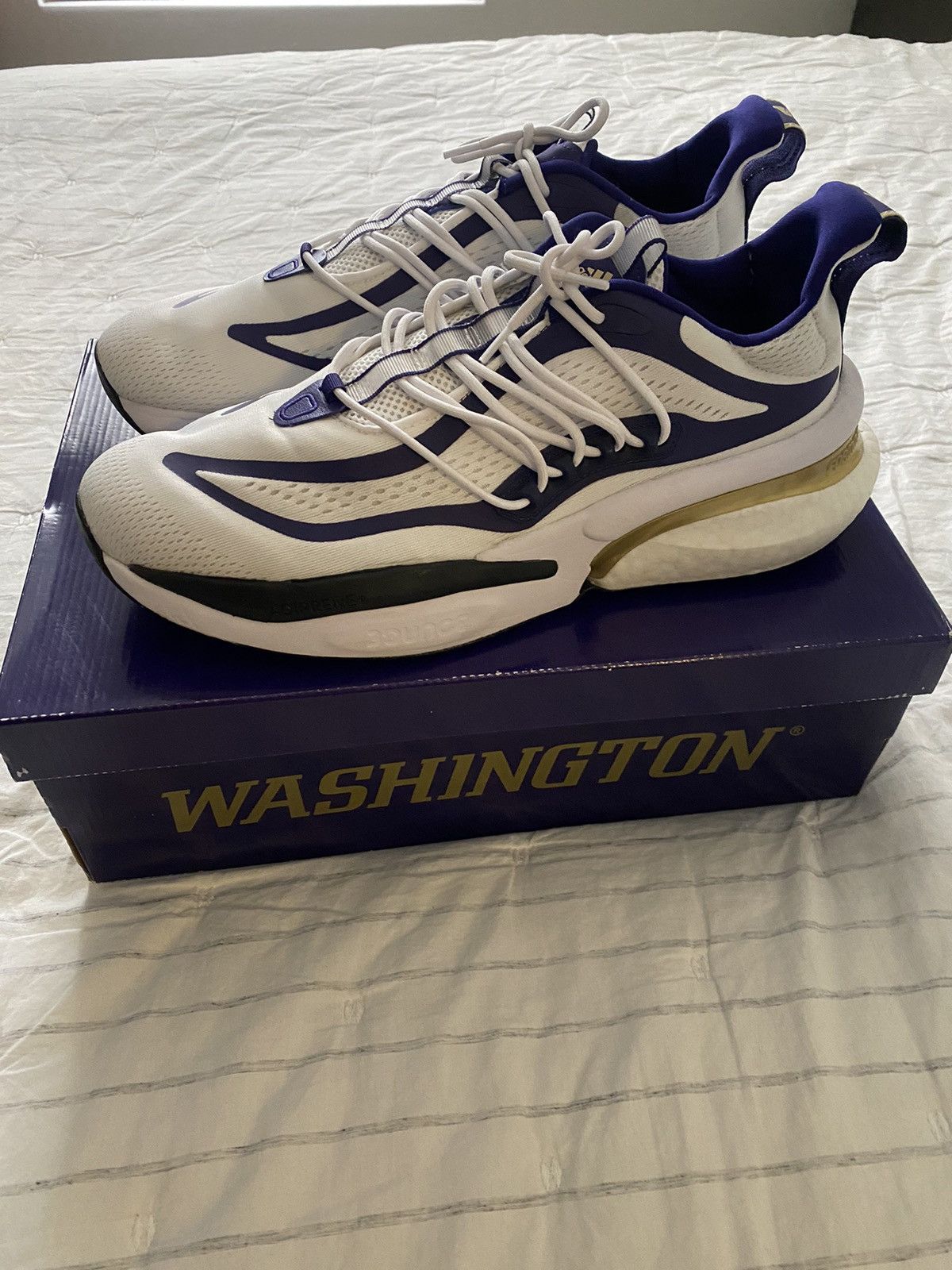 Adidas Adidas AlphaBoost V1 Washington Huskies Sz13 Size US 13 / EU 46 - 2 Thumbnail