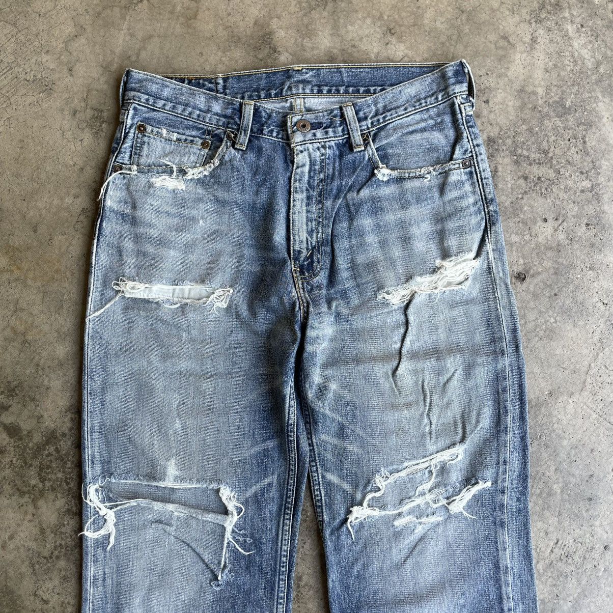Levi's Vintage Clothing 🔥Vintage Levis 502 Stoned Washed Ripped Distress Denim Jeans Size US 32 / EU 48 - 2 Thumbnail