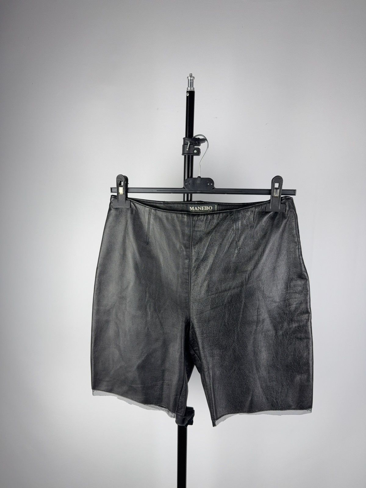 Japanese Brand × Leather Vintage 90s Japanese style Manebo retro leather mini shorts Size 27" / US 4 / IT 40 - 1 Thumbnail