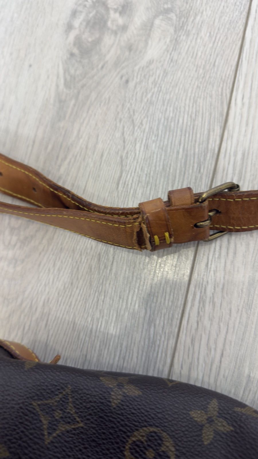 Louis Vuitton Louis Vuitton vintage Saumur 35 Monogram Crossbody Size ONE SIZE - 11 Thumbnail