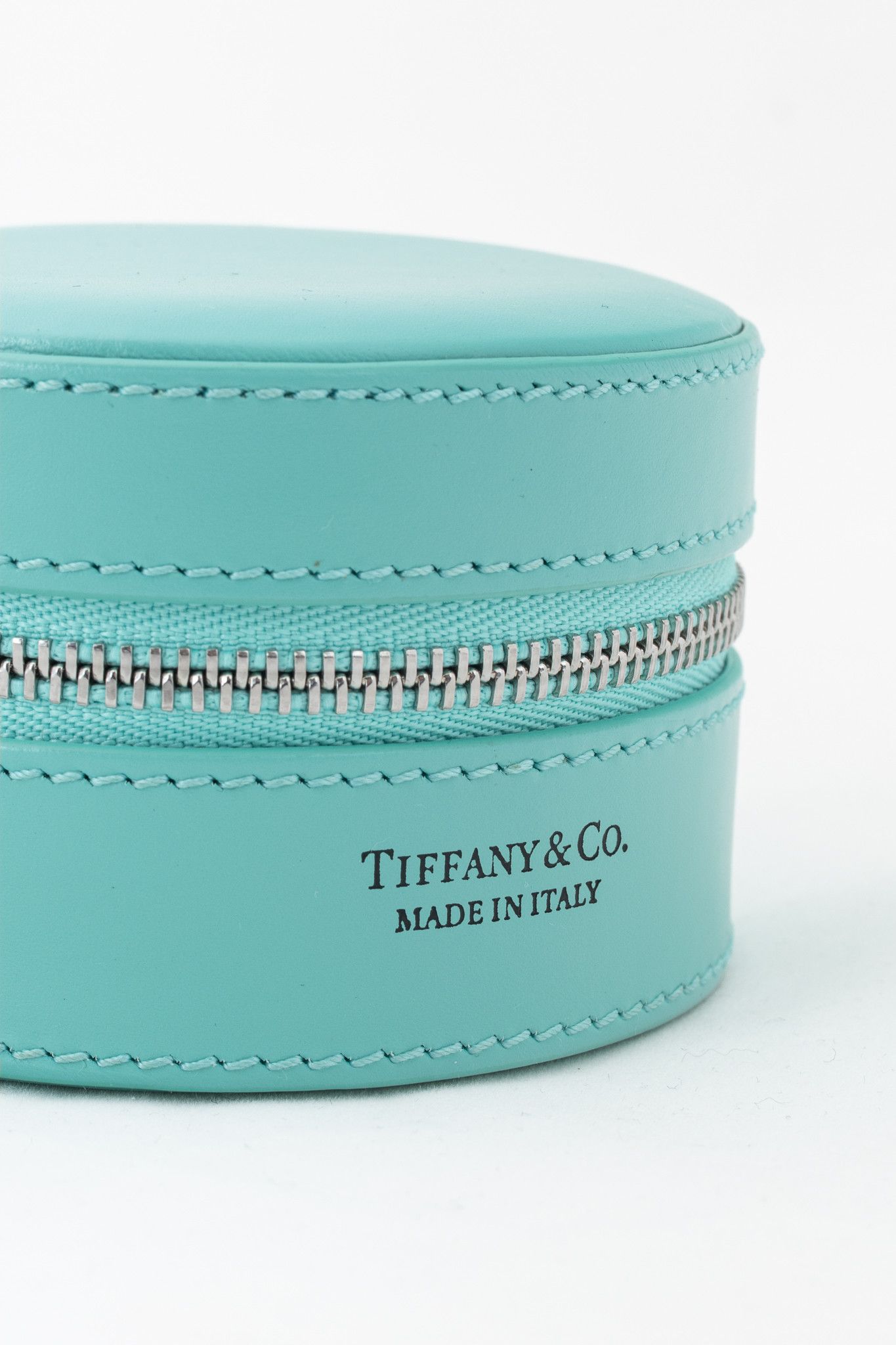 Tiffany & Co. Tiffany & Co. Leather Tiffany Blue Round Jewelry Case Size ONE SIZE - 5 Thumbnail