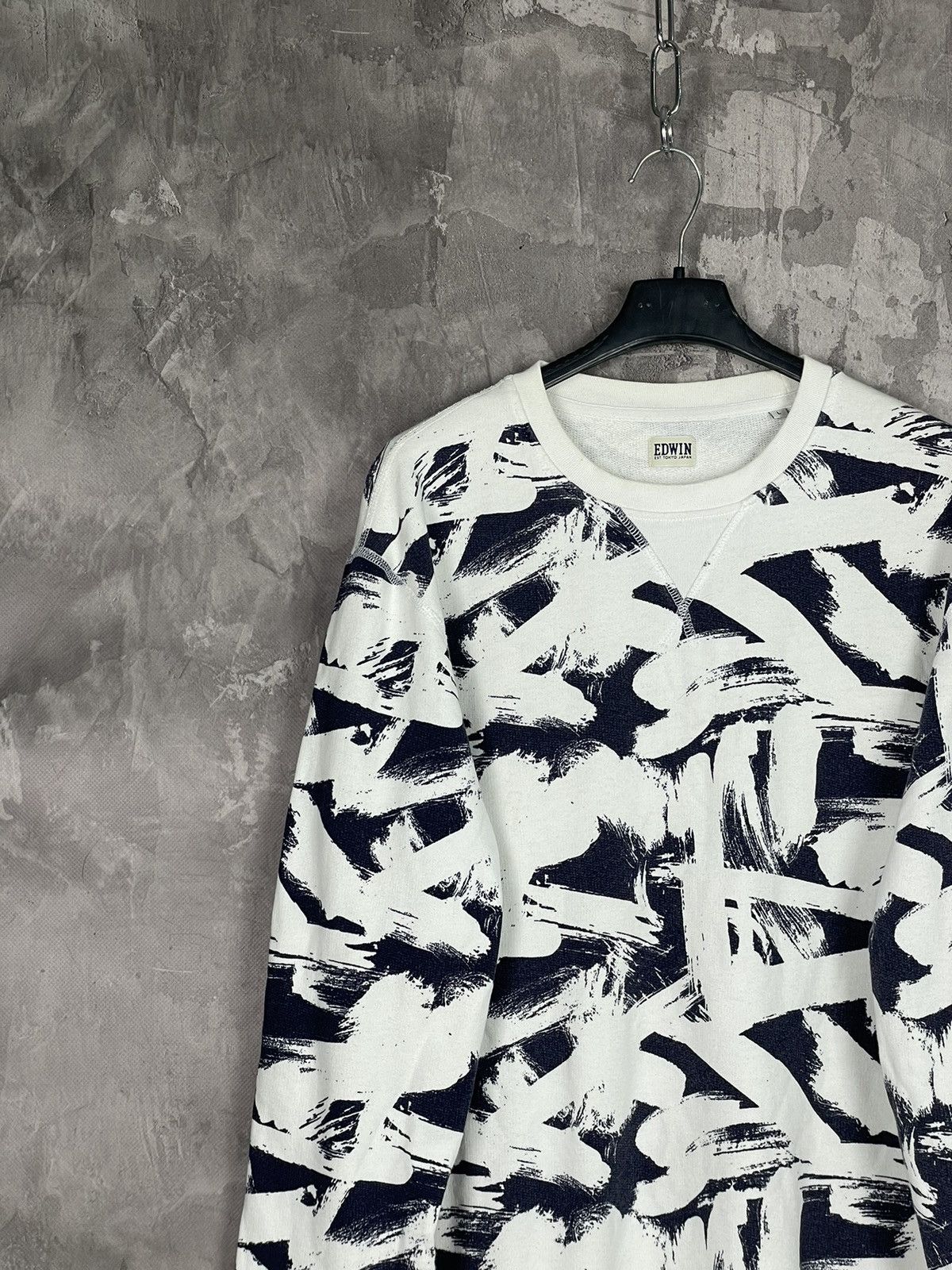 Edwin × Japanese Brand Vintage Edwin Japan Overprint Avant Garde Crew Sweatshirt Size US L / EU 52-54 / 3 - 3 Thumbnail