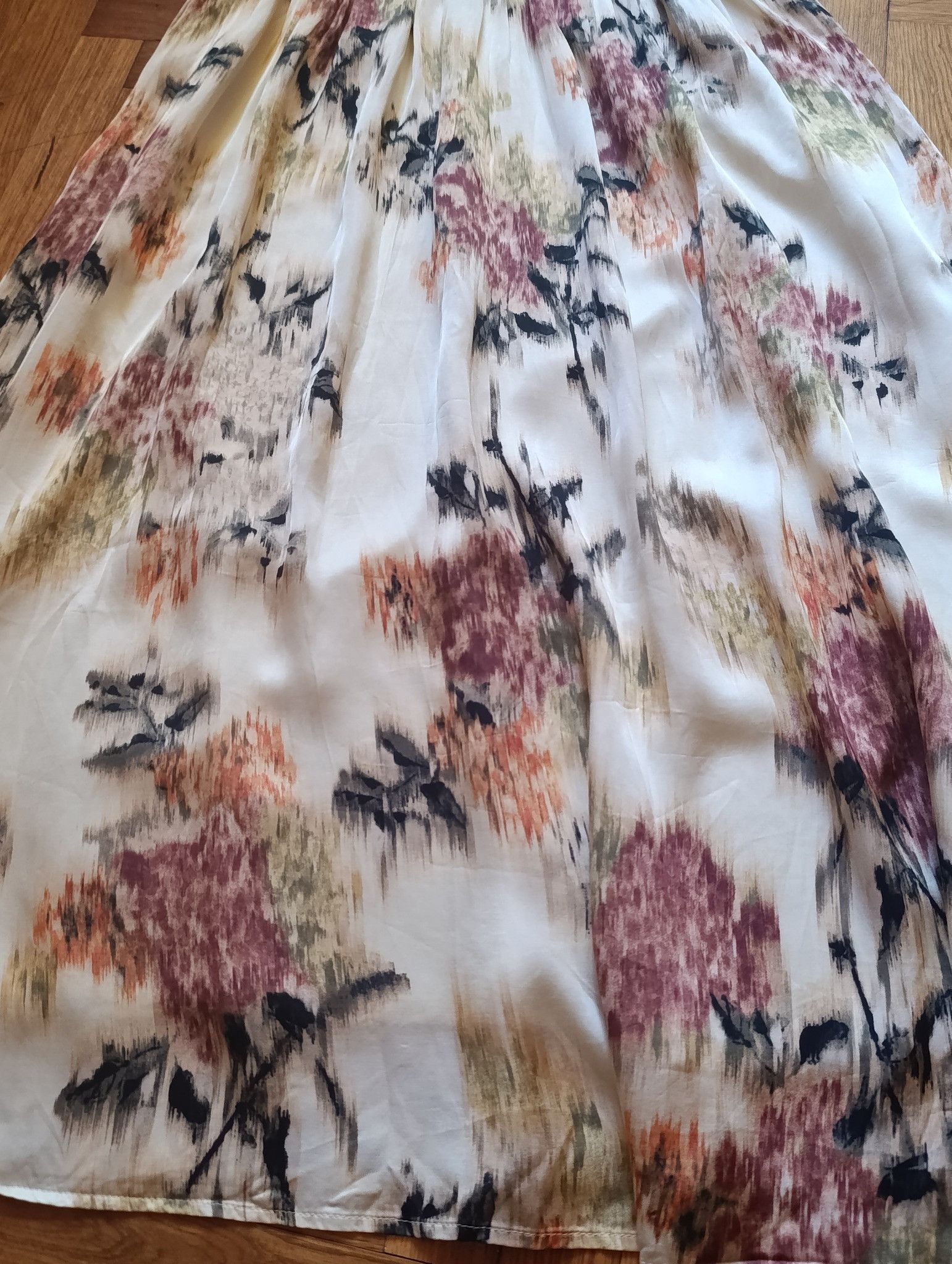 Esprit Esprit Wrap Satin Dress Floral Print 36 – Ecovero Viscose Size XS / US 0-2 / IT 36-38 - 4 Thumbnail