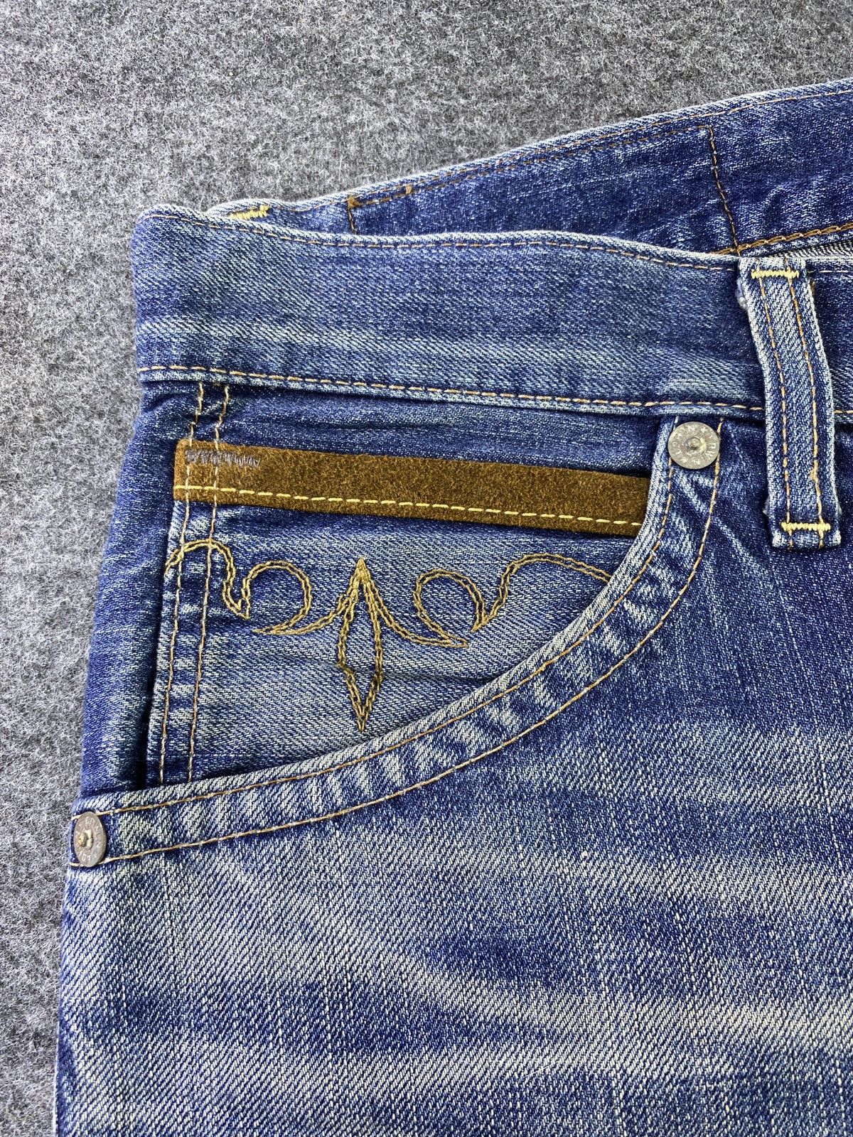 Edwin Edwin Exclusive Vintage Distress Blue Wash Denim - J867 Size US 38 / EU 54 - 15 Thumbnail