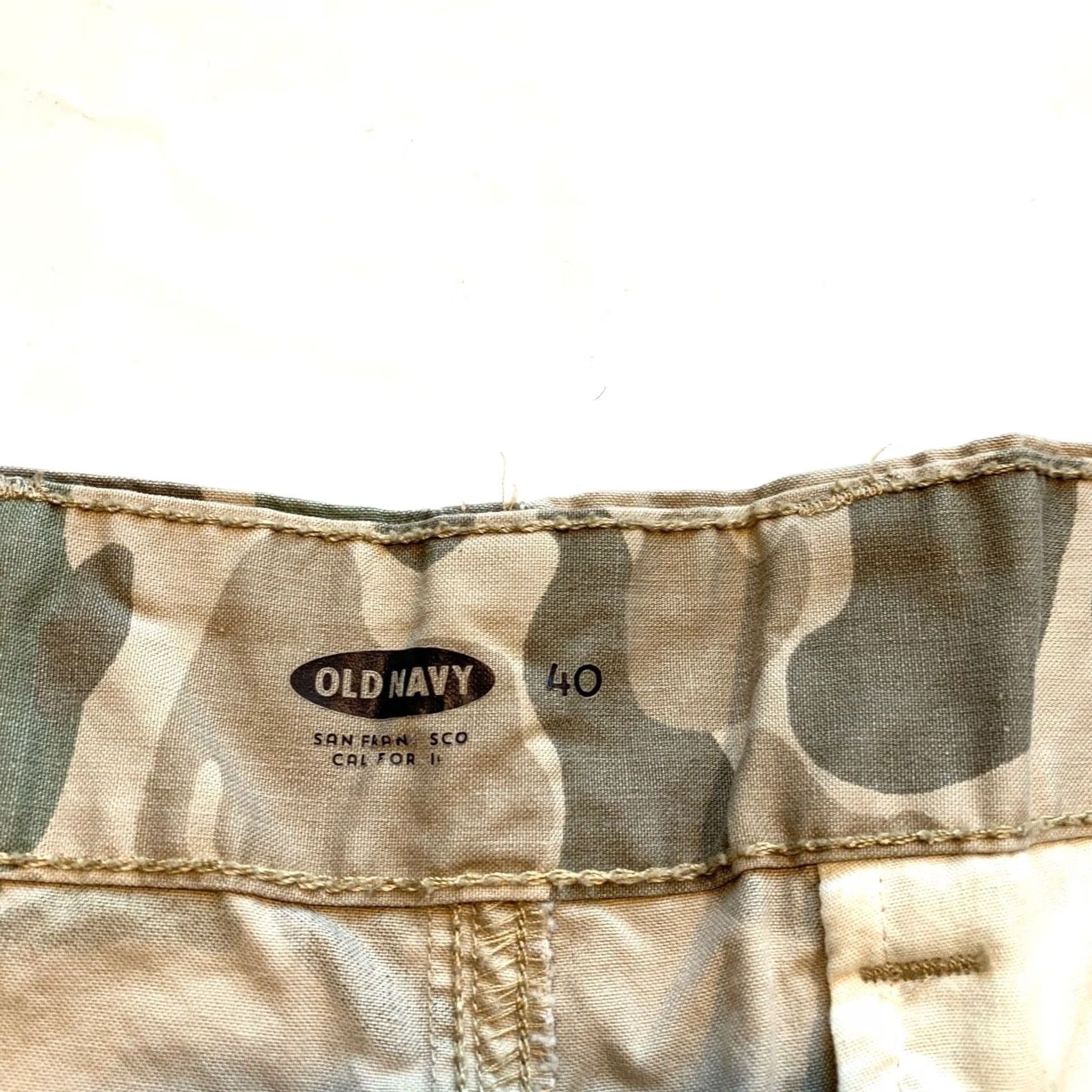 Old Navy Old Navy Desert Camo Cargo Shorts Mens 40 Relaxed Camouflage Hunting Beach NEW Size US 40 / EU 56 - 6 Thumbnail