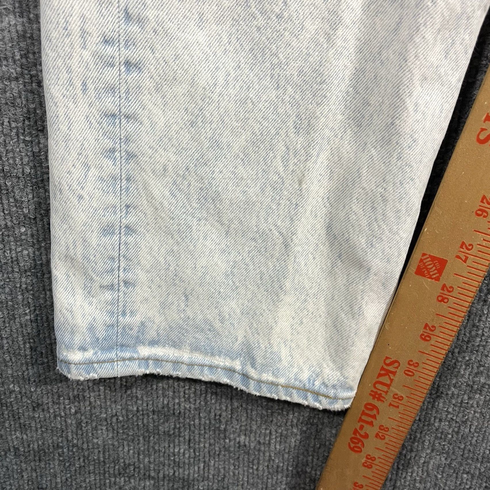 Levi's VINTAGE Levi's Jeans 501 Straight Mens 30x32 Blue Button Fly Denim Light Wash USA 1990s Mens Jeans Size US 30 / EU 46 - 6 Thumbnail